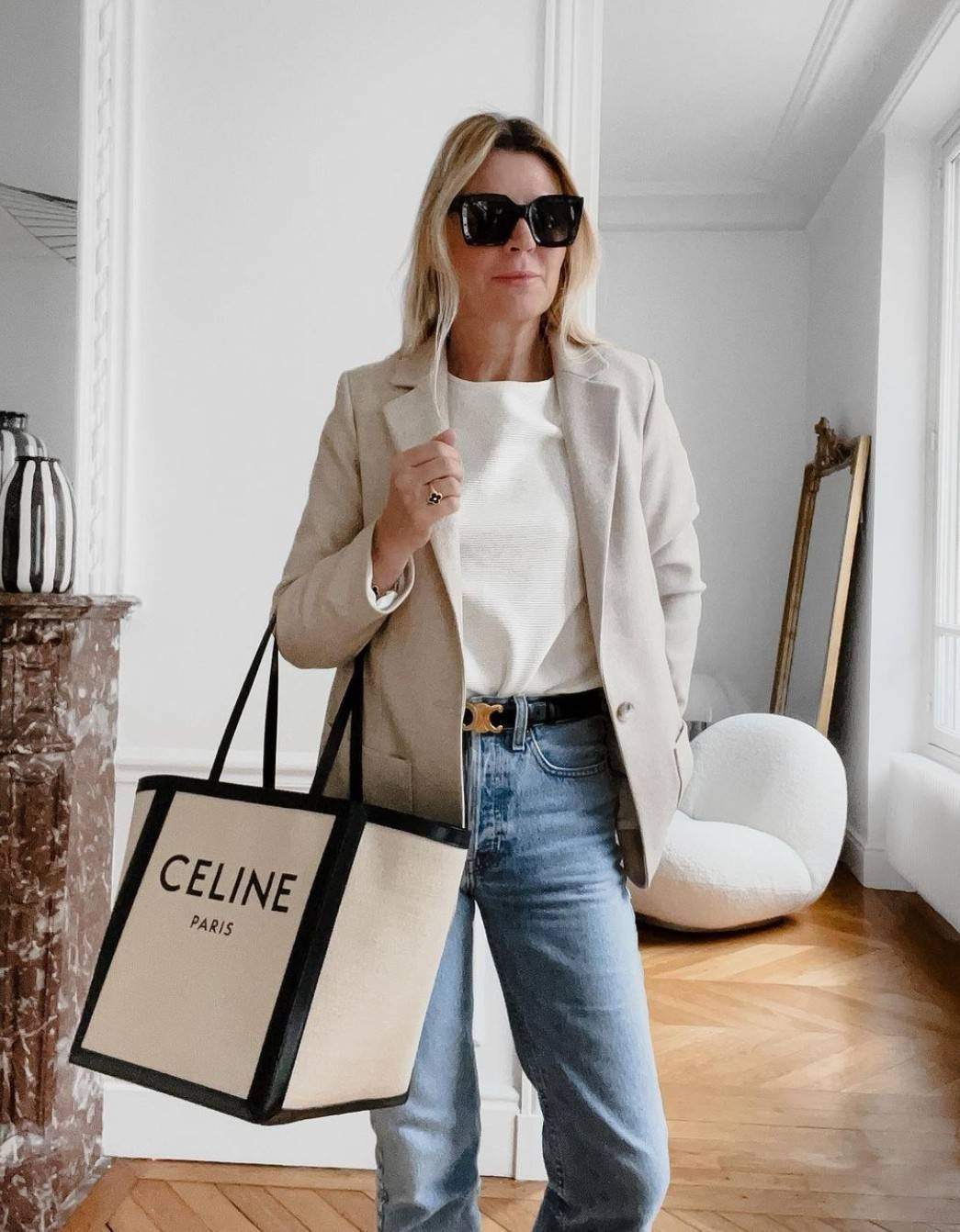 VIP 🥂 Celine Vintage Logo Leather Belt VIP เข็มขัดซีลีนใช้ได้ทั้งชายหญิง วัสดุ Calfskin หนังเรียบสวยหัวเข็มขัดโลโก้แบรนด์แบบ 3D Vintage สีทองสายปรับระดับได้ในดีไซน์เรียบหรูเข้ากับทุกลุ๊คใช้ได้ทั้งชายหญิง สินค้ามาพร้อม Original Package มีการ์ด ถุงผ