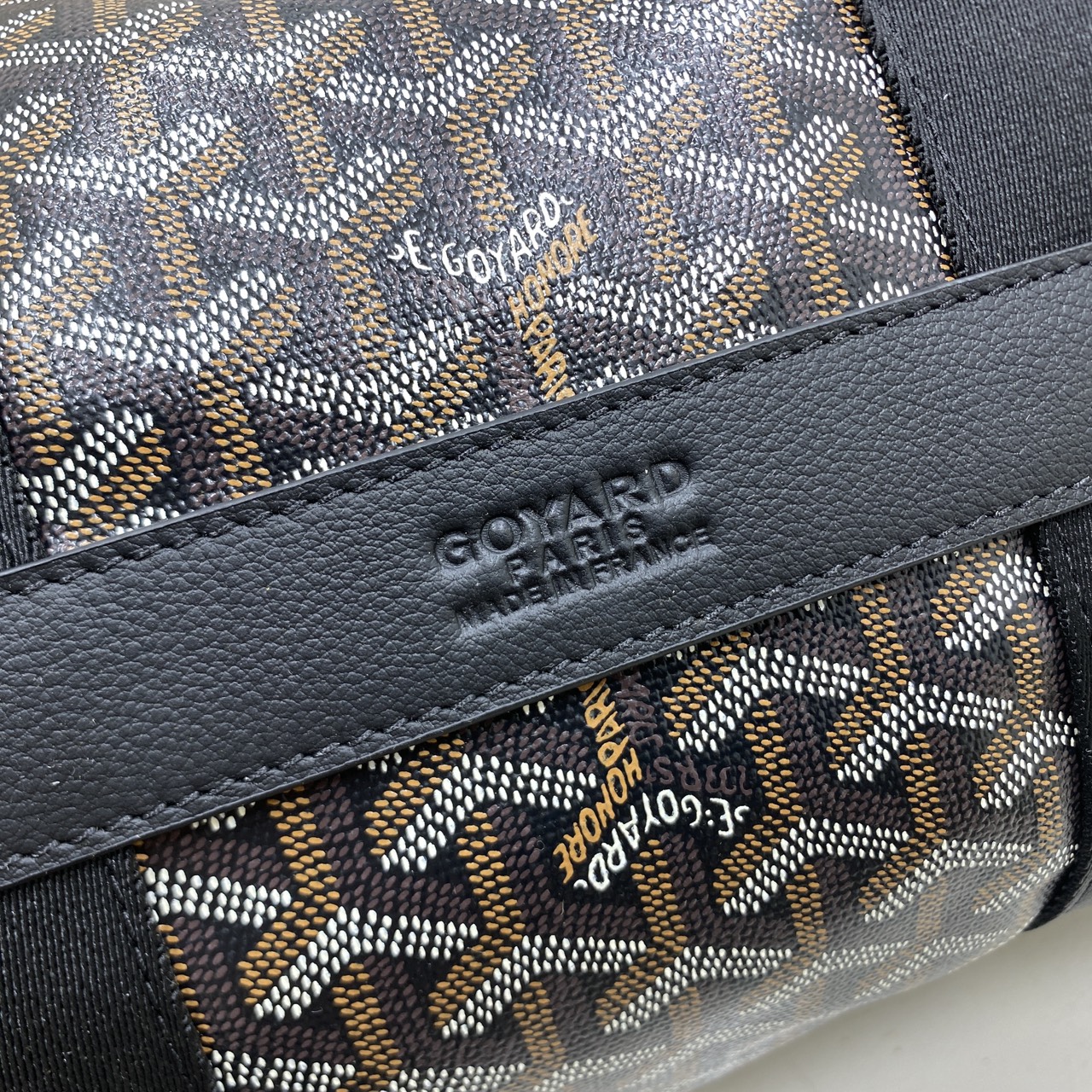 ORI หนังแท้ | Goyard Barrel 40 Sports Bag กระเป๋าสะพายทรง Keepall ใบใหญ่ ดีไซน์สปอร์ต ภายในโล่งกว้าง จุของได้เยอะ มีหูจับด้านบน เพิ่มฟังชั่นหูหิ้วด้านข้าง สะดวกใช้งาน