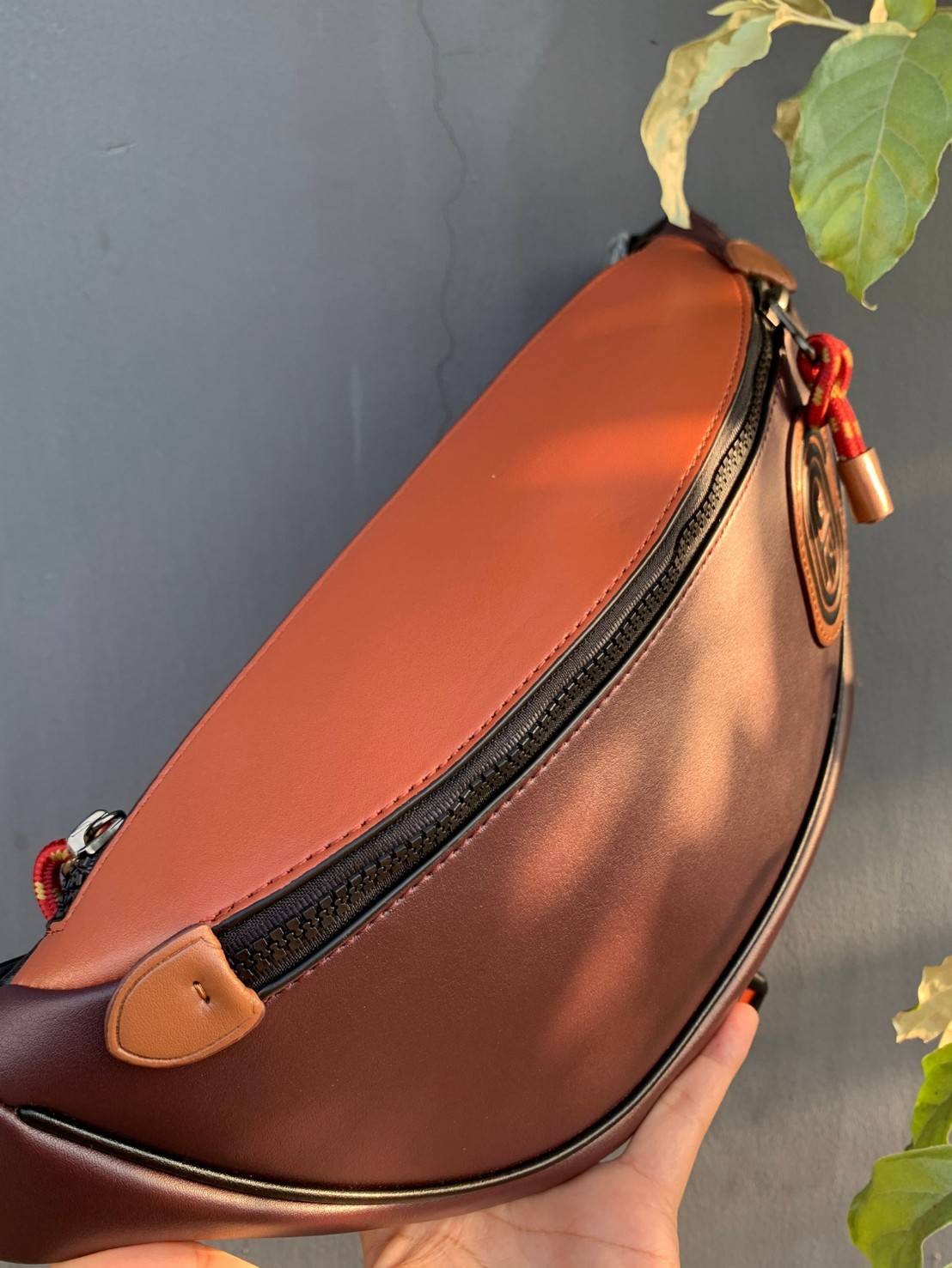 OUTTLET 】Coach Belt Bag ใบใหญ่คะ! Coach Rivington Belt Bag In Colorblock With Coach Patch C78947 สีเข้าใหม่ ได้ใจหนุ่มๆกันเลยค่าา 🌈สีจริงสวยมากค่ะ😘 กระเป๋าคาดอกด้านหน้า//คาดไปทางด้านหลัง//หรือคาดเอวได้ ตามแต่ความถนัดได้เลยนะคะ หนังแท้ นิ่ม