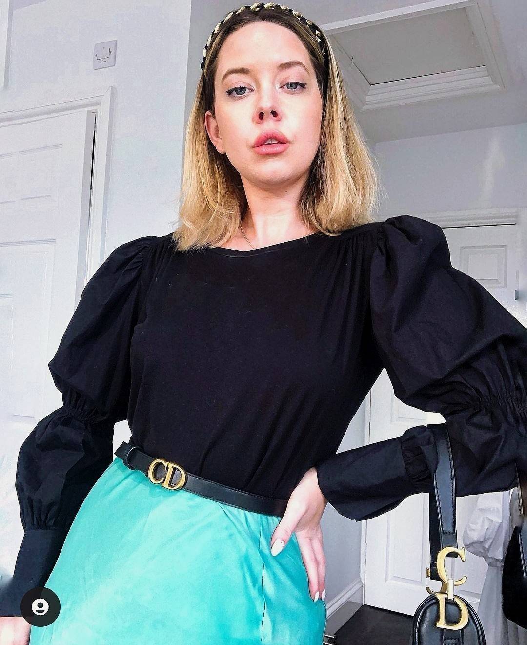 Christian Dior Belt Embossed "CD" 3D Logo VIP Gift With Purchase (GWP) เข็มขัดหนังแท้พรีเมี่ยมกิ๊ฟ Limited จาก Christian Dior Perfume Dutyfree ดีไซน์สุดคลาสสิคสไตล์ Vintage วัสดุ 3D Gold metal สายหนังสีดำปรับระดับได้ เข้าได้กับทุกลุ๊คสไตล์การเเต