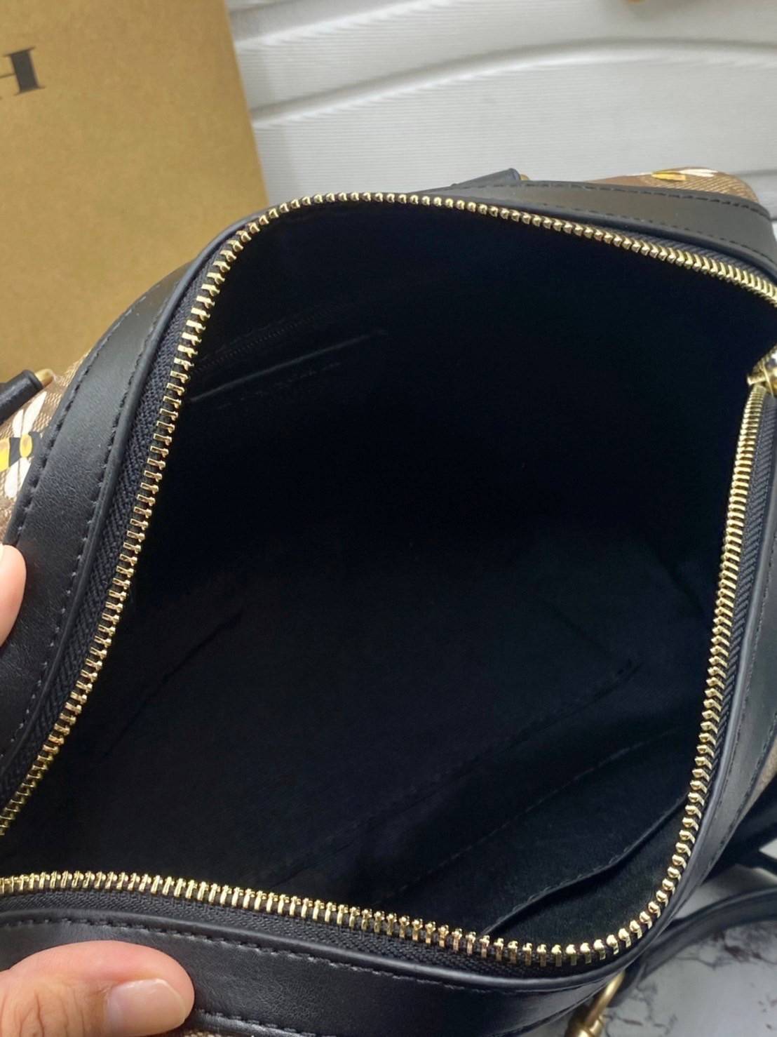 COACH ROWAN SATCHEL IN SIGNATURE CANVAS WITH BEE PRINT (C8591) พร้อมส่งที่ไทย