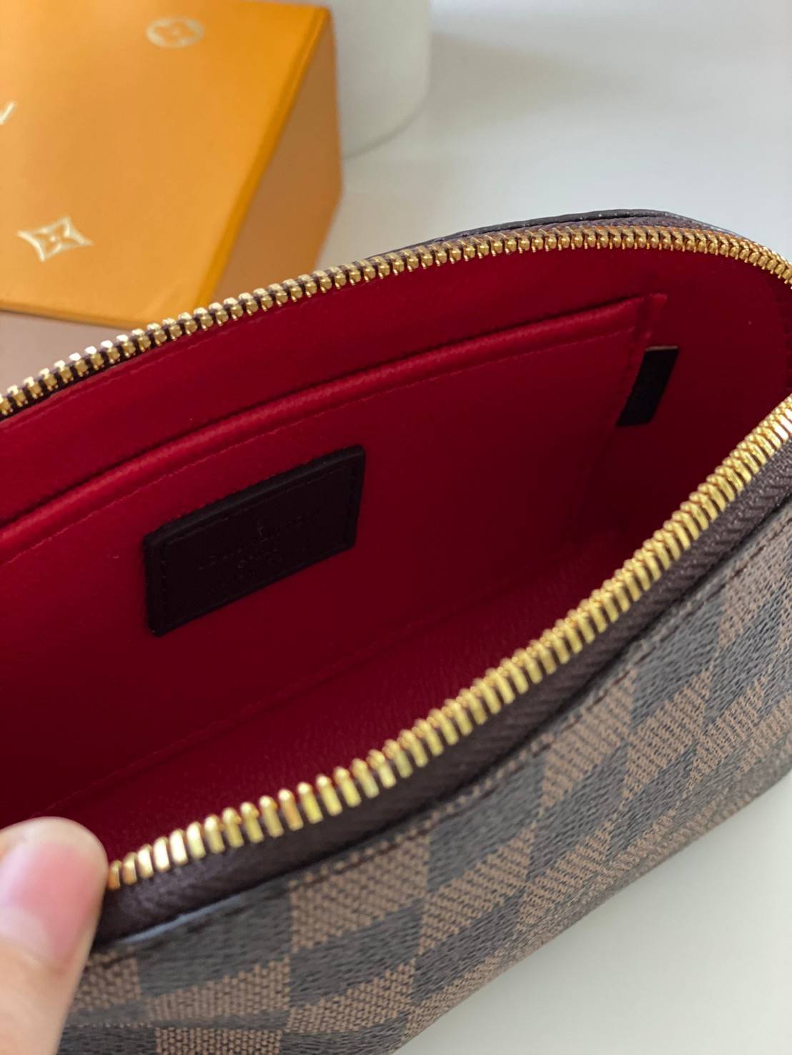 พรีเมี่ยมกิ๊ฟแท้ 100% 】พร้อมส่งที่ไทยที่นี่ที่เดียว LOUIS VUITTON cosmetic Gift Box Set