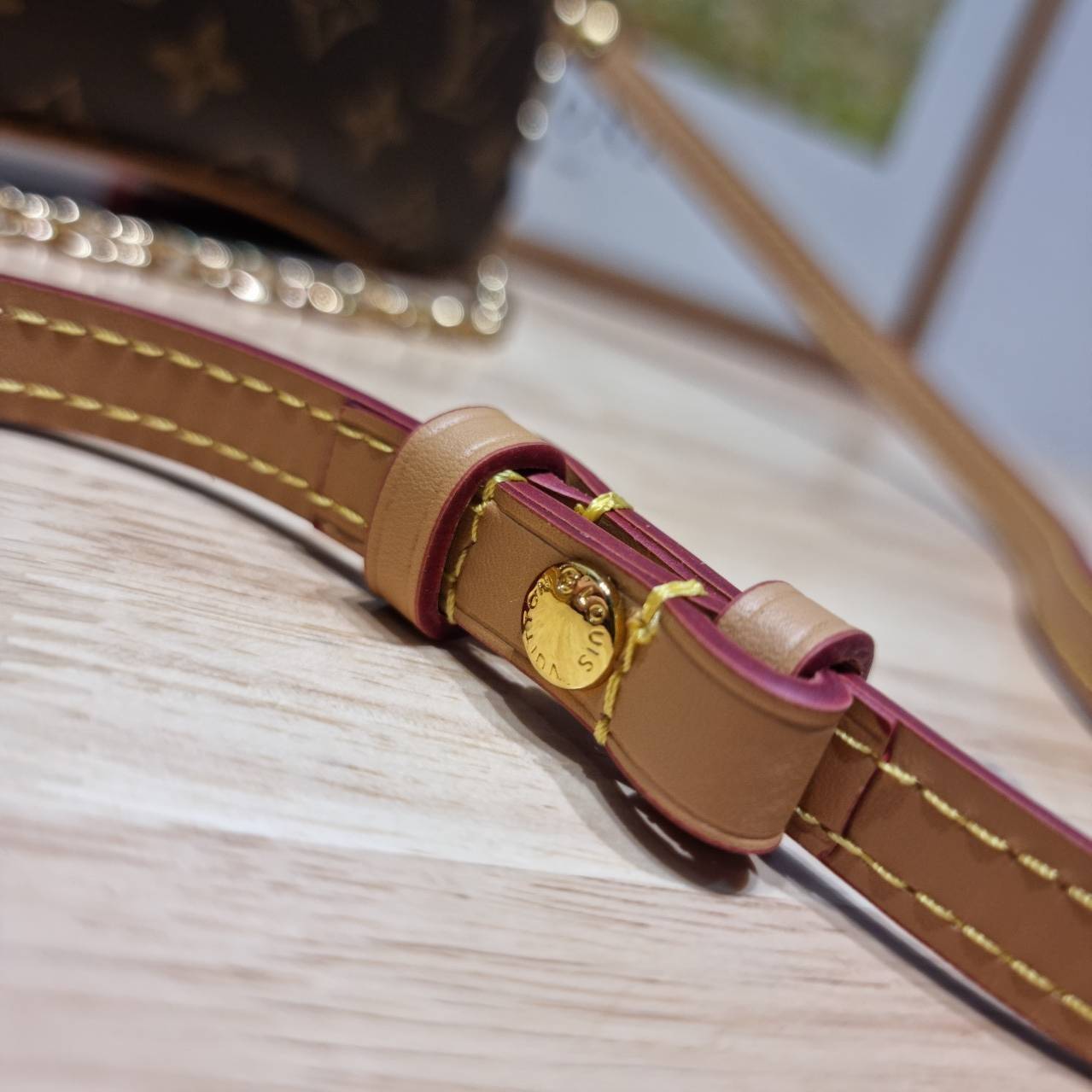 LV liv pochette กระเป๋าสะพายทรงสวย เป็นเอกลักษณ์ ดีไซน์ลวดลายโมโนแกรมเรียบหรู