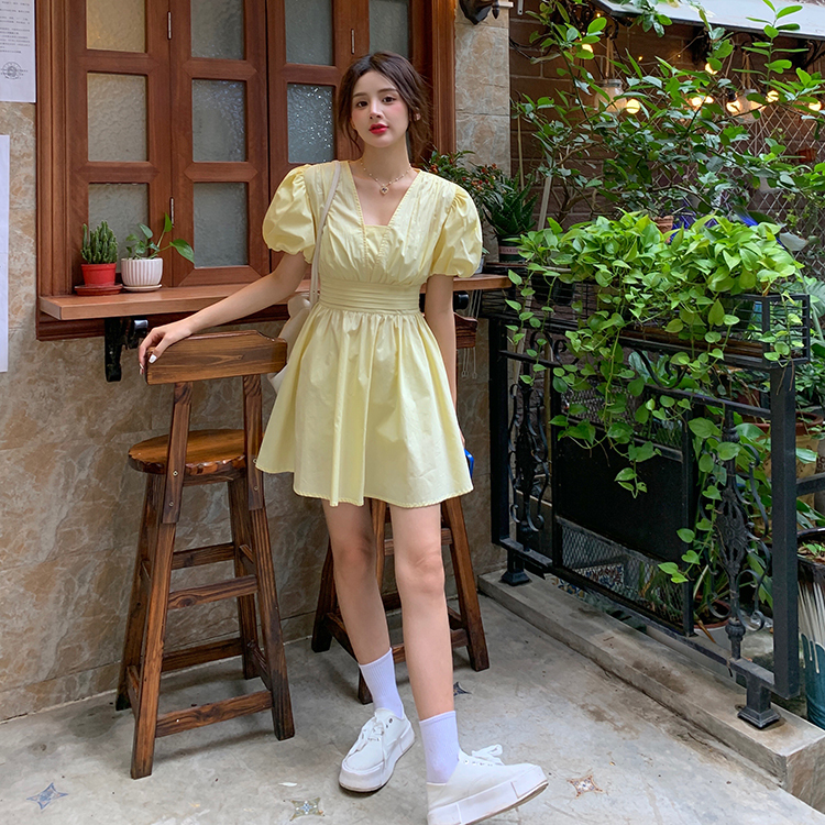 พร้อมส่ง 🐨🧦 Noha dress เดรสคอวีแขนพองเข้ารูป (35421)