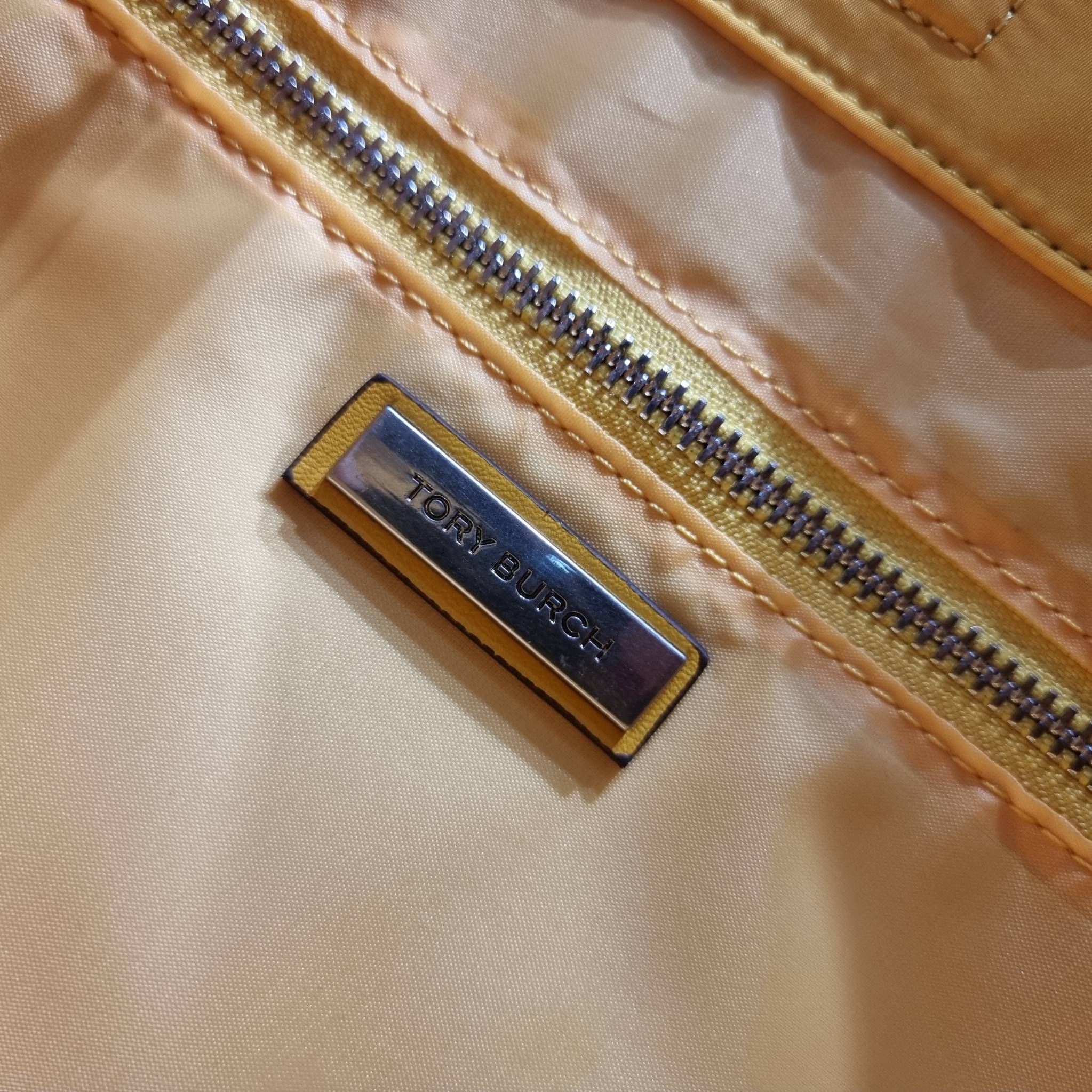 TORY BURCH Ella Chain Tote Bag / TORY TOTE NYLON BAG พร้อมส่ง 4 สี กระเป๋าสะพายทรงโท้ทใบใหญ่ จุของไปเลยแน่นๆ รูปทรงคลาสสิคชวนใช้ โดดเด่นด้วย patch โลโก้ แนะนำรีบสั่งใช้ไปสวยก่อนใครได้เลยน้า