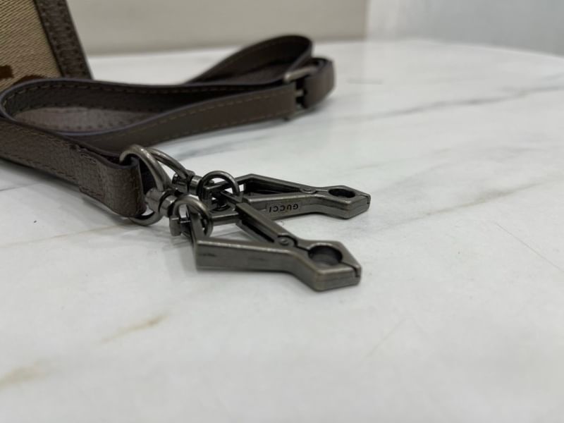 GUCCI Dionysus small top handle bag กระเป๋าสะพายรุ่นสุดคลาสสิค พร้อมหูจับในตัว ให้สาวๆใช้งาน และพกพาได้สะดวกขึ้น ดึงดูดและสะกดสายตาด้วยอะไหล่ดีเทลหรู