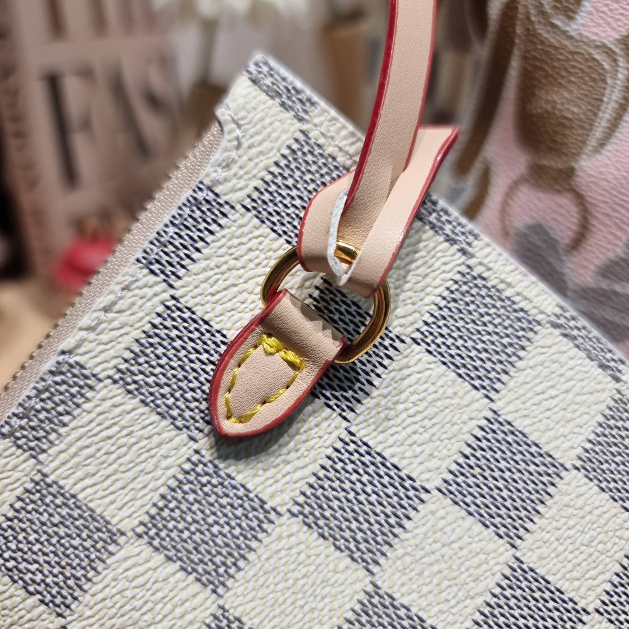 LV Neverfull MM Damier Azur คอลเล็คชั่น Spring Nautical / LV 2IN1 TOTE SET WITH NAUTICAL PRINT ดีไซน์ใหม่ต้อนรับฤดูร้อน กับกระเป๋าสะพายไหล่ใบใหญ่ทรง tote มาพร้อมใบลูก คลาสสิคที่สุด เป็นอีกรุ่นที่มีคนใช้เยอะมากๆ โทนสีละมุน