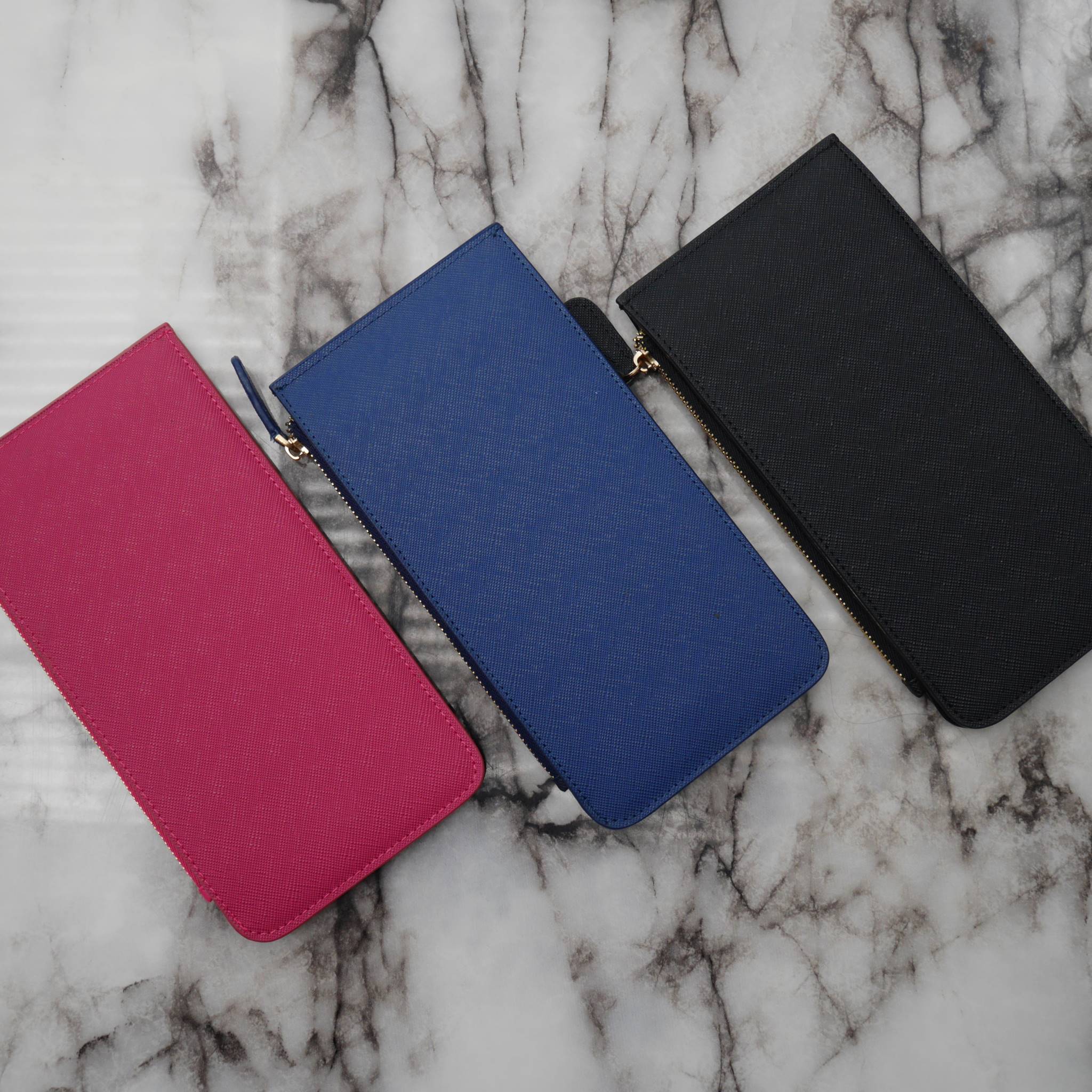 Best Seller รุ่นขายดีเว่อร์วัง♡♡ PRADA LONG WALLET **สำหรับคนชอบใส่บัตรเยอะ แนะนำรุ่นนี้คะ กระเป๋าสตางค์ทรงสวย สะดุดตา หนังสัมผัส Safiano จากแบรนด์ PRADA มีช่องใส่นามบัตรมากถึง 16 ช่อง ด