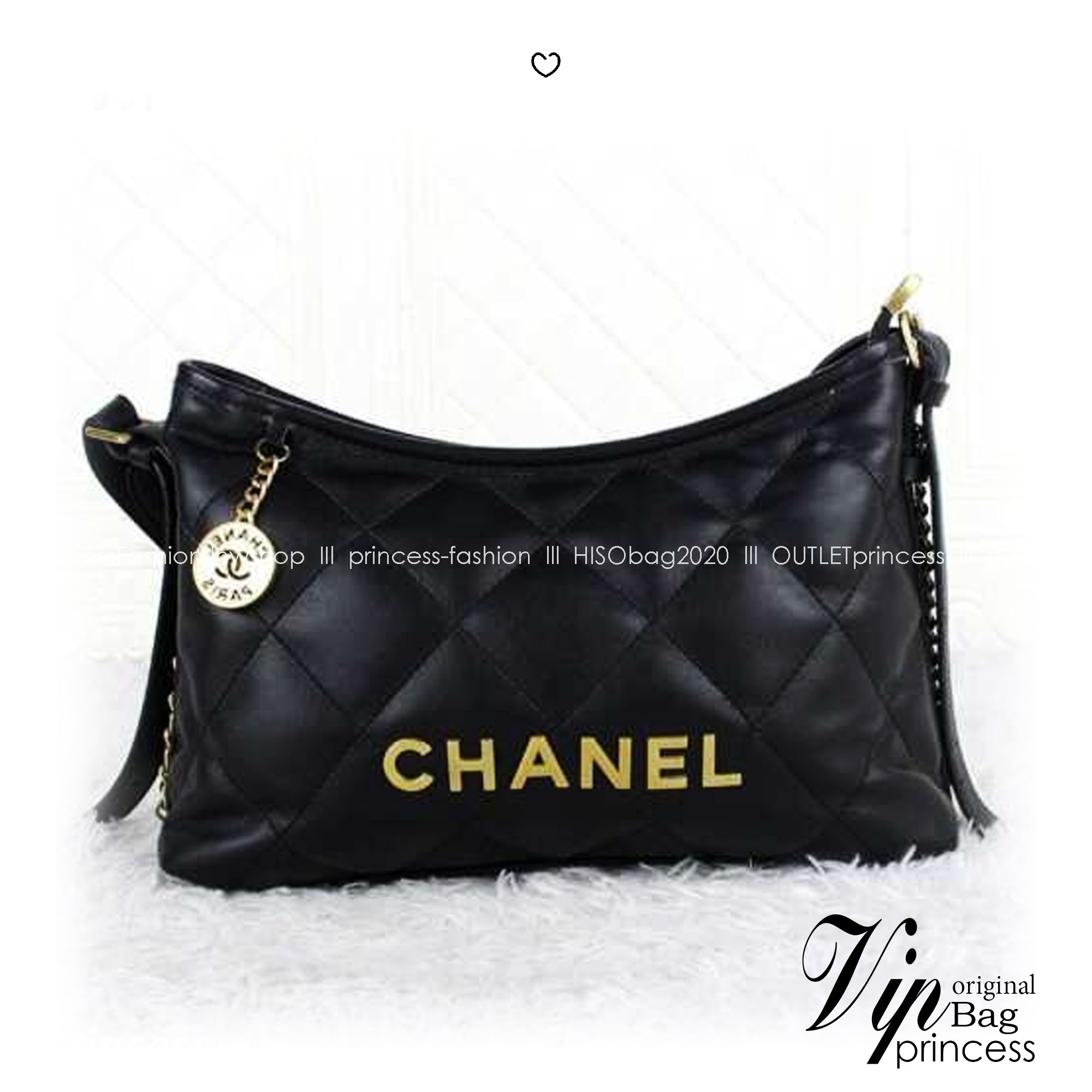 CHANEL HOBO BAG Shoulder Bag กระเป๋าสะพายทรงโฮโบ หนังลายตาราง โลโก้CC Iconic ด้านบนแบบเปิดปิดด้วยซิป สายโซ่ทองสวยหรูใช้งานสะดวกกำลังน่ารักเลยค่ะ