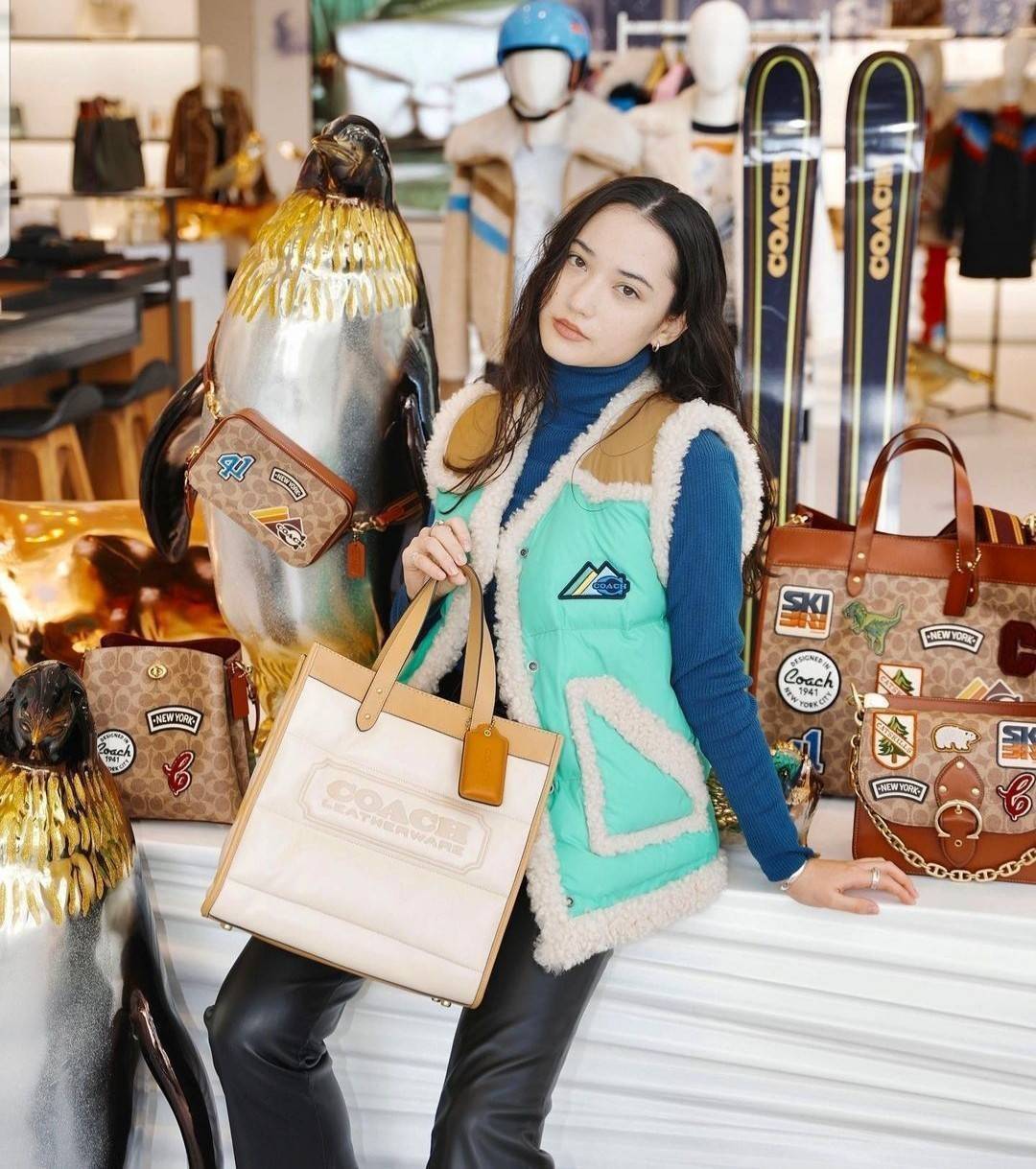 COACH CASUAL STYLE STREET STYLE 2WAY PLAIN LEATHER ELEGANT STYLE (C6958 C6852) 🌺 ที่สุด! ของที่สุด!! กระเป๋าถือ กระเป๋าสะพายรูปทรงสุดฮิต สุดคลาสสิค รุ่น UNISEX ที่ชิคๆ สบายๆ ได้ทั้งชายและหญิง// วัสดุหนังแท้ทั้งใบ ตัดเย็บด้วยหนังเนื้อนุ่มพิเศษ หนา 