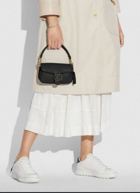 รุ่นใหม่ล่าสุด ได้ไปไม่ผิดหวังแน่นอนจ้าา😁COACH PILLOW TABBY SHOULDER BAG 18 ((C3880)) พร้อมส่งที่ไทย คุณภาพเกินราคา! กระเป๋าหิ้ว//สะพายแบบครอสบอดี้ร์ 🔺หนัง nappa หนานิ่ม นุ่มมากๆ รุ่นใหม่ล่าสุดค่ะ! พร้อมโลโก้รุ่นใหม่ด้วยเช่นกัน เพิ่มความหร