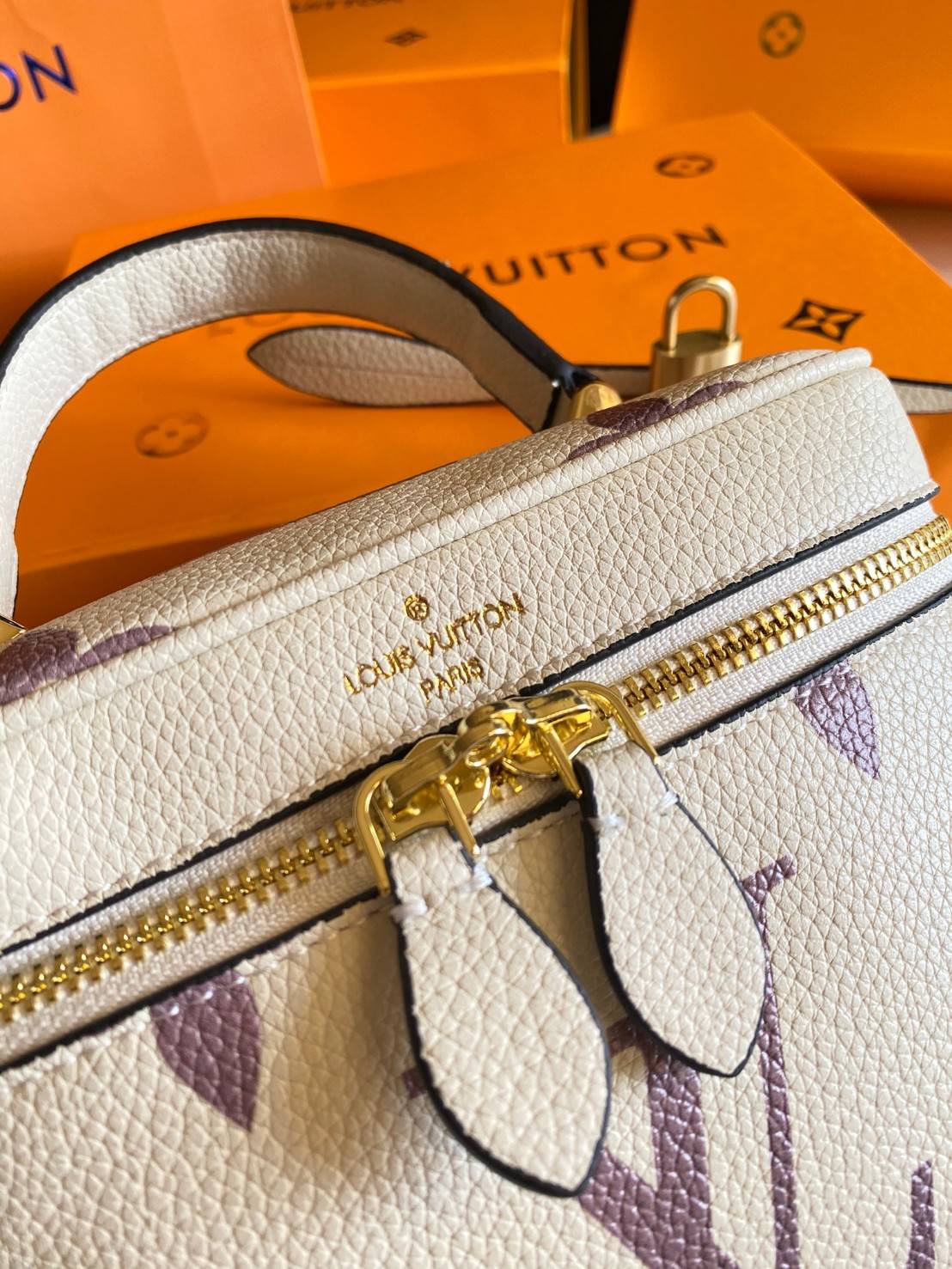 พรีเมี่ยมกิ๊ฟแท้ 100% 】VIPgift LOUIS VUITTON VANITY PM งานหนังแท้ รูปทรงหรูหราทันสมัย