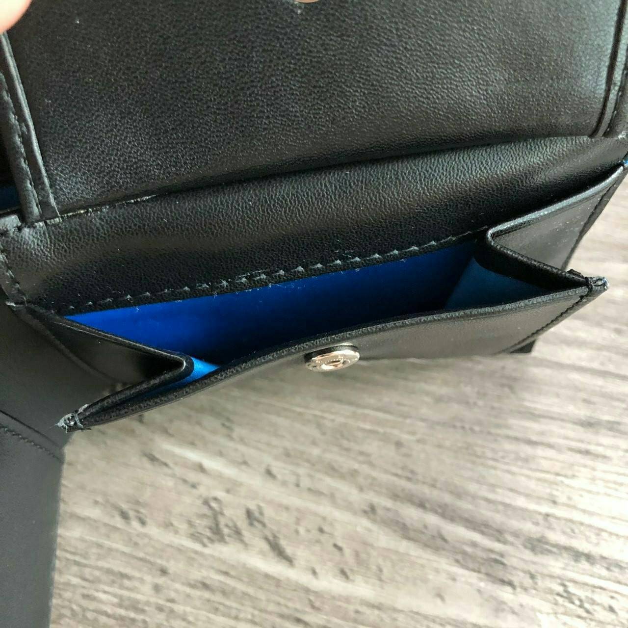 LACOSTE Short Wallet with Key Set กระเป๋าสตางค์ใบสั้น Set สุดคุ้มมอบให้เป็นของขวัญหรือใช้เองก็แนะนำค่ะ