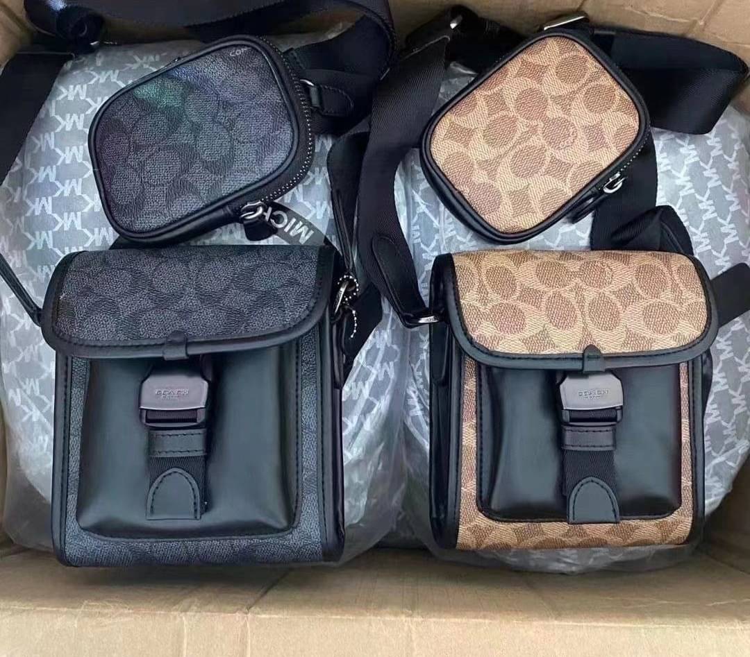 Coach C2600 Classic Logo Canvas Charter / COACH CHARTER NORTH/SOUTH CROSSBODY WITH HYBRID POUCH IN SIGNATURE CANVAS กลับมาเอาใจหนุ่มๆกันอีกครั้ง!! หล่อได้ไม่ซ้ำใคร กับไอเท็มสุดหรู กระเป๋าสะพายข้างรุ่นนี้ ดีไซน์ทรงกล่อง เรียบหรู วัสดุหนังแคนวาสสลับหนังแท้ 