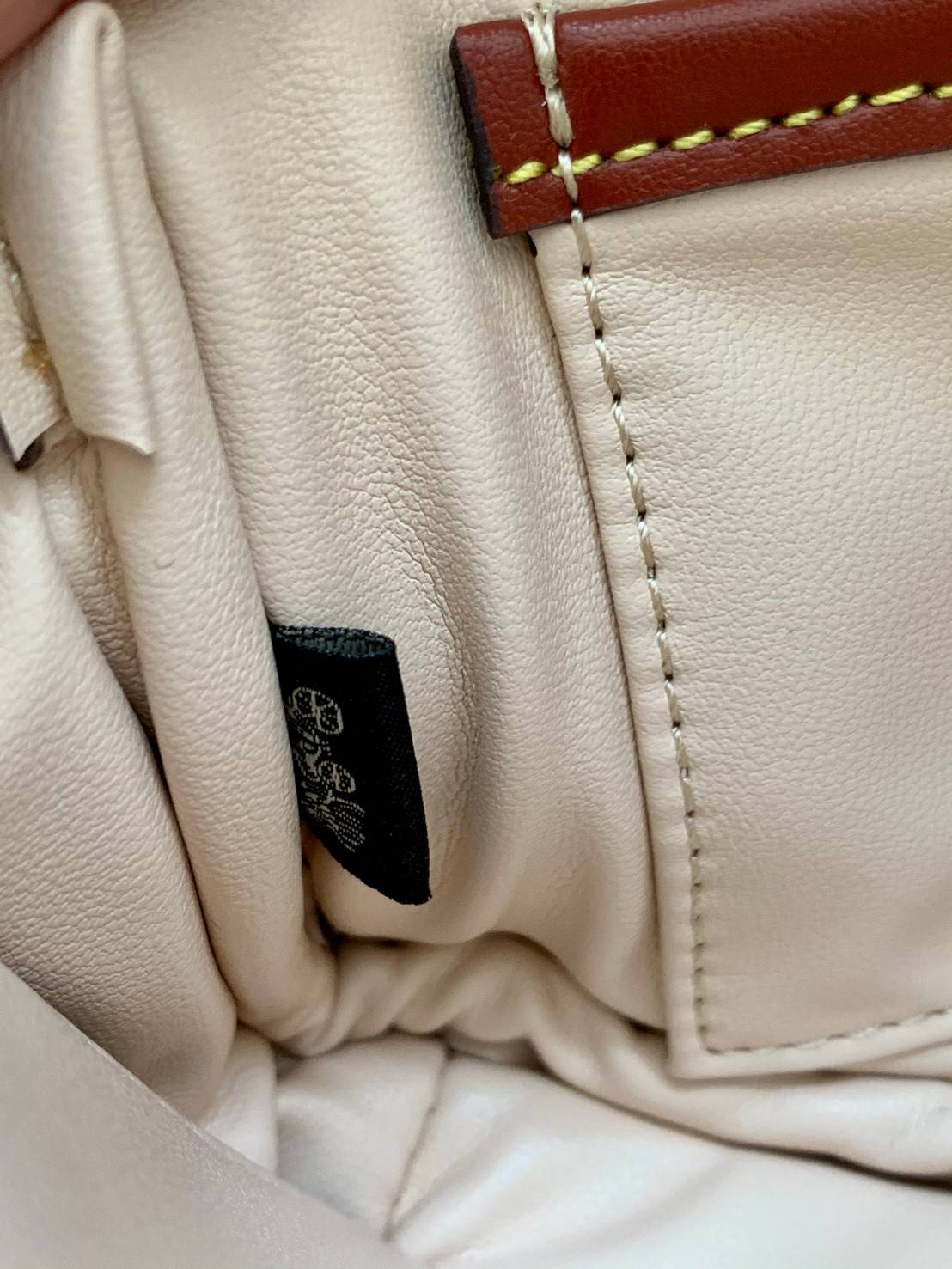 น้องสวยมากก สินค้าจริงสวยกว่าในรูป ไม่จกตาค่ะ! COACH PILLOW TABBY SHOULDER BAG 18 ((C3880)) 📣 พร้อมส่งที่ไทย คุณภาพเกินราคา! กระเป๋าหิ้ว//สะพายแบบครอสบอดี้ร์ 🔺หนัง nappa อย่างดี หนานิ่ม นุ่มมากๆ หลงรักน้องแน่นอน