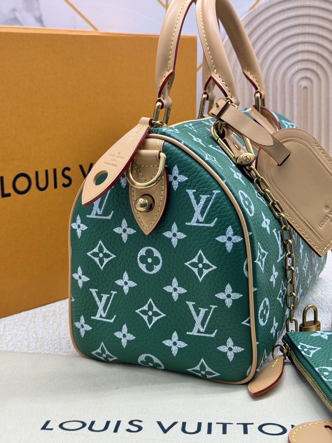 RUNWAY LV Speedy P9 Bandoulière 25 Soft Leather กระเป๋าสะพายสปีดี้รุ่นใหม่หรูหรา เกรดท็อปวีไอพี เกรดดีสุด 1:1 หนังแท้สวยงาม เก็บทุกรายละเอียด ใช้สลับแท้ ผ่านทุก ตม.
