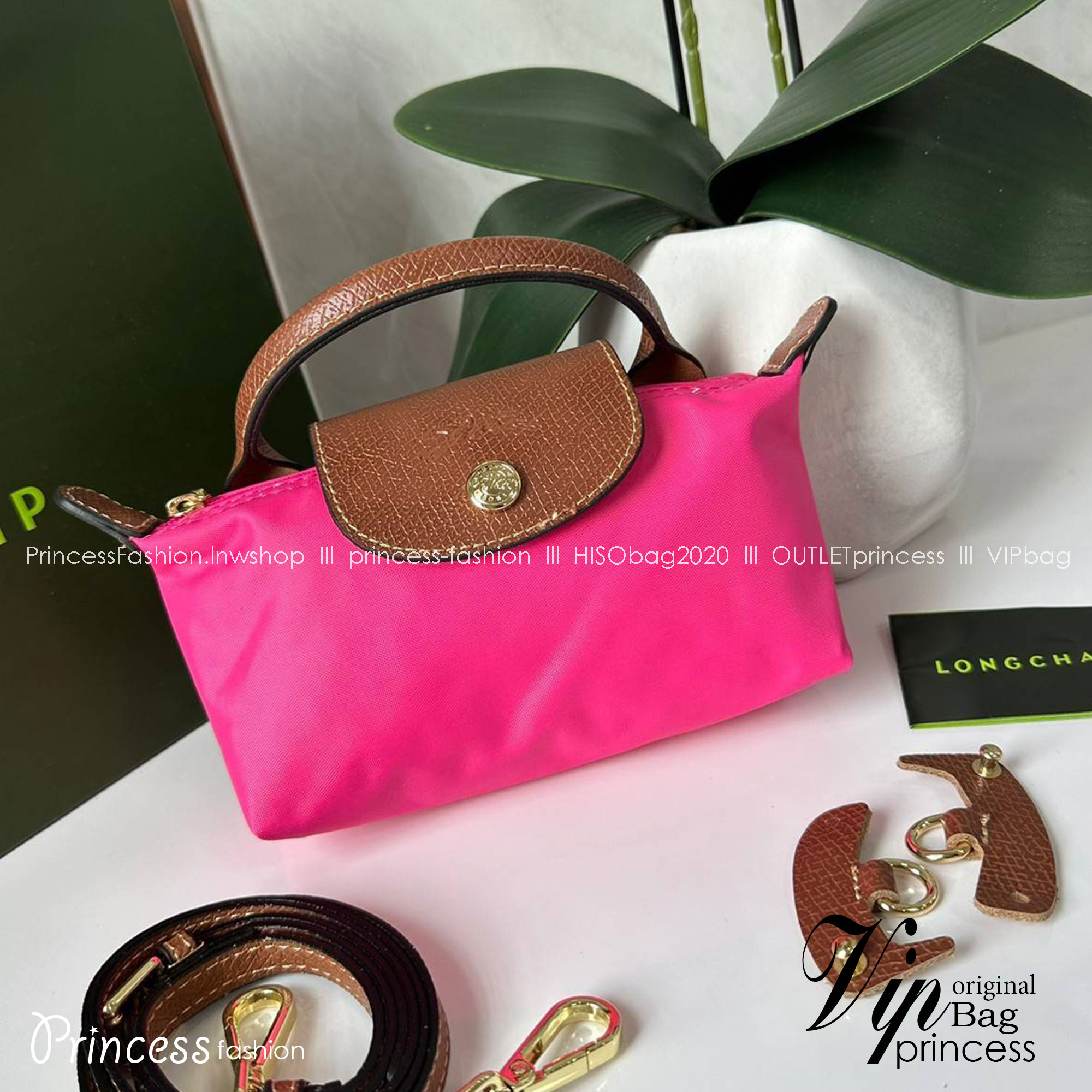 LONGCHAMP LE PLIAGE ORIGINAL Pouch with handle กระเป๋าใบเล็กขนาดกระทัดเหมาะกับใส่ของจำเป็นจุกจิก กันน้ำได้ พร้อมส่ง