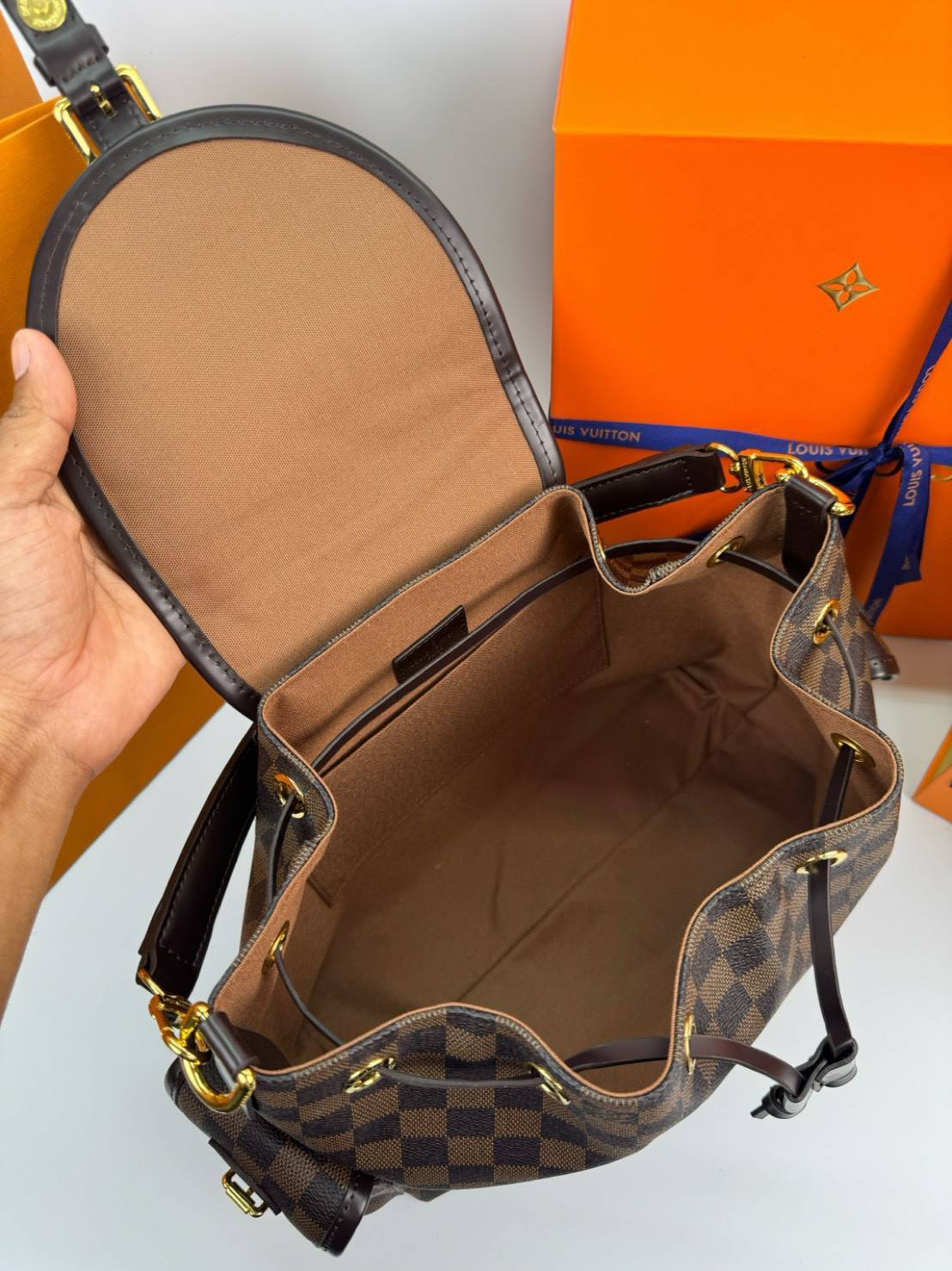 ORI หนังแท้ | LV Odyssee bag Damier Canvas กระเป๋าสะพายดีไซน์ใหม่ คอลเลกชันประจำฤดูกาล Pre-Fall 2025 ออกแบบมาเพื่อเชิดชูมรดกล้ำค่าที่สืบทอดจากรุ่นสู่รุ่น ดีไซน์ทันสมัยใช้งานได้ทุกวัน