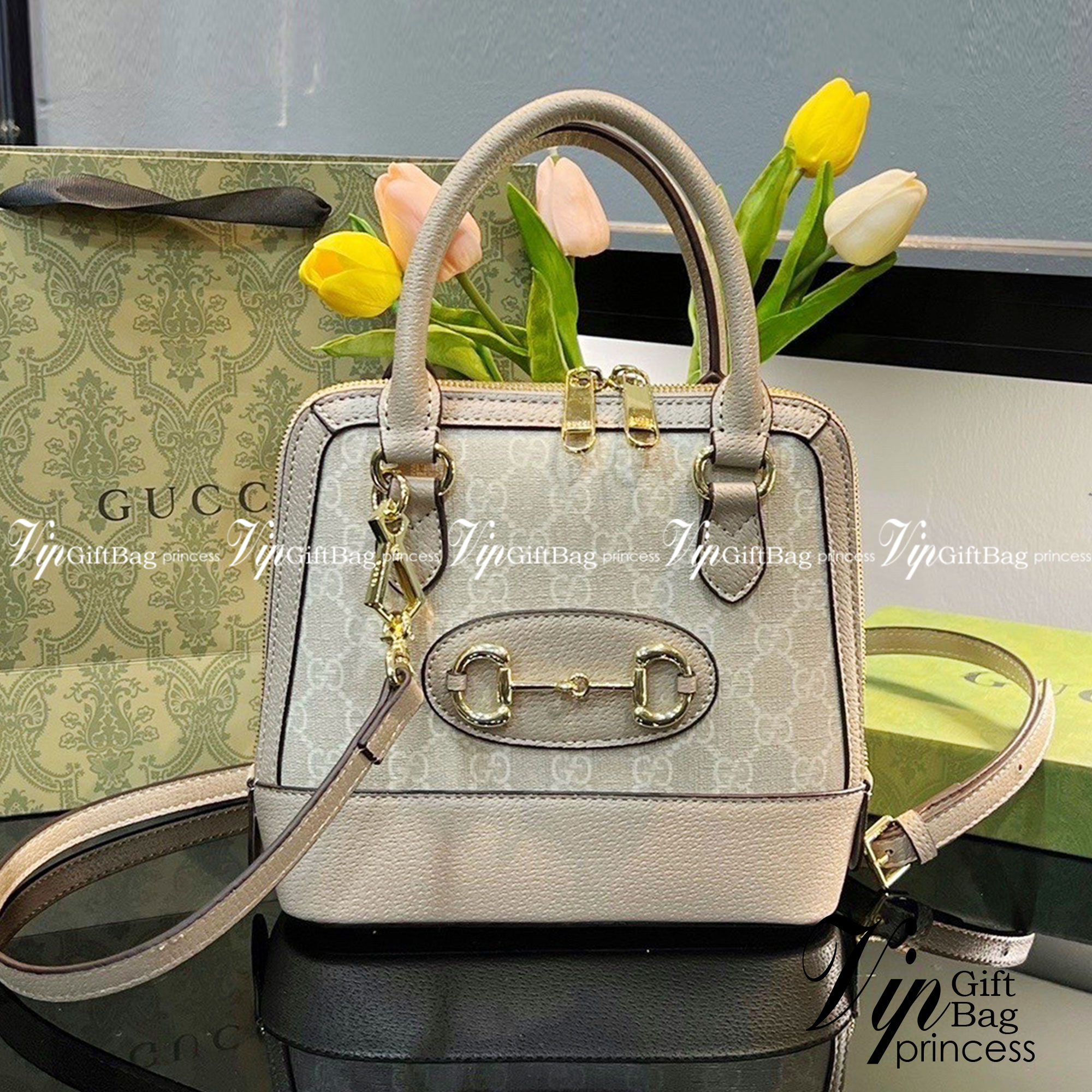 Gucci Horsebit 1955 mini top handle bag กระเป๋าสะพายกุชชี่ รุ่นใหม่ สีใหม่ งานซิปคู่อะไหล่สีทอง มาพร้อมสายสะพายยาวถอดออกถือได้ งานสวยเป๊ะ ปั๊มทุกจุด ราคาสุดคุ้ม ภาพถ่ายจากงานขายจริง ใช้งานต่างประเทศได้
