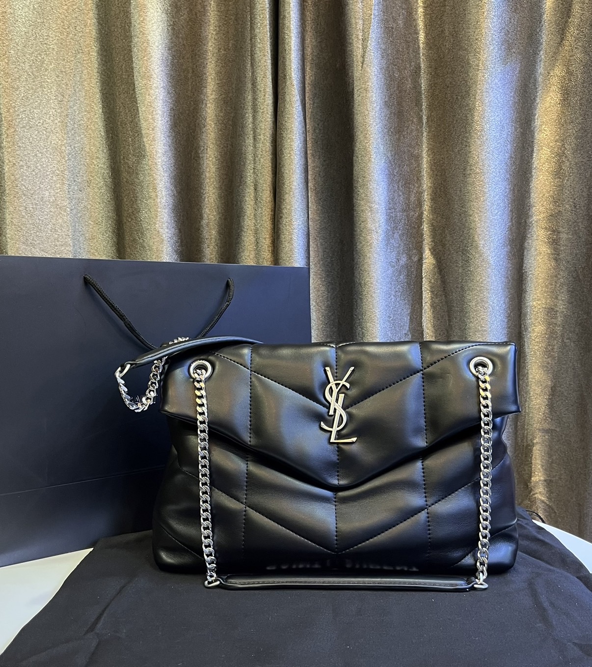 YSL PUFFER MEDIUM IN NAPPA LEATHER 35cm กระเป๋าสะพาย เกรดหนังสวยเต็มใบ เกรดออริ 1:1 ใช้งานต่างประเทศได้