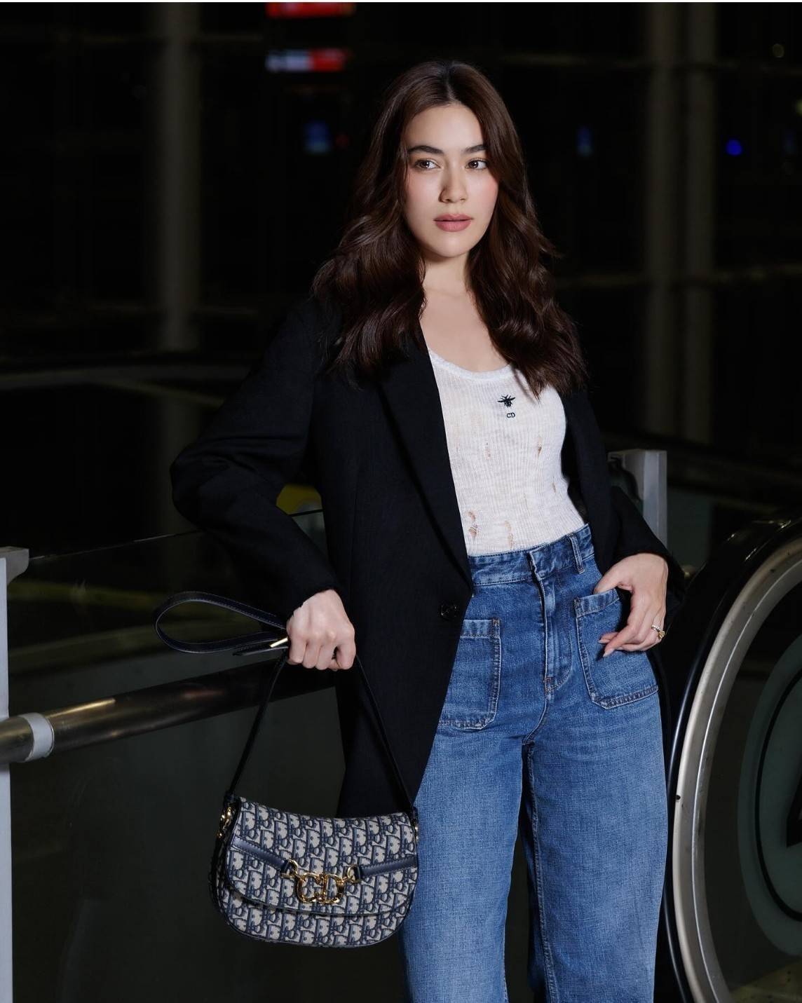 DIOR Small CD Besace Bag กระเป๋าสะพายทรงสวย ดีไซน์โลโก้โดดเด่นหรูหรา ดีเทลดูดีมีกิมมิคในตัว สายสะพายในตัว ปรับได้ตามชอบ สะพายทำงาน ออกงาน ไปเที่ยว ไปเดท ได้ทุกโมเมนต์