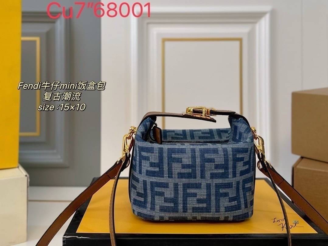 Fendi Tobacco Monogram FF Logo Zucca Buckle Belt Boston Mini Bag Canvas Denim กระเป๋าสะพายไซส์มินิน่ารัก รุ่นแคนวาสเดนิม เปิดปิดด้วยตัวล็อคปั้มลายแบรนด์ ห้ามพลาดเลยค่ะใบนี้แนะนำสุดๆ
