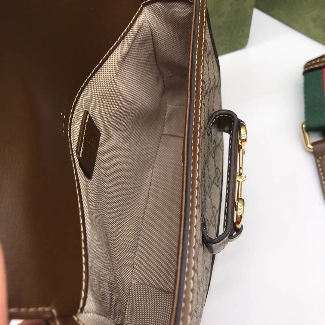 VIP GIFT 】หนังแท้ GUCCI Horsebit 1955 mini bag GG Supreme canvas ที่สุดของรุ่นที่ฮอตหนักมาก คอลเลคชั่นที่ยอดขายดีตั้งแต่วันแรกที่ลง shop ด้วยรูปทรงที่กะทัดรัด ตอบโจทย์ได้ทุกลุค ทุกไลฟ์สไตล์ ใช้งานได้ง่ายคล่องตัว เรียกได้ว่าใครไม่มีได้ยังไง สวยขนาดนี้!!