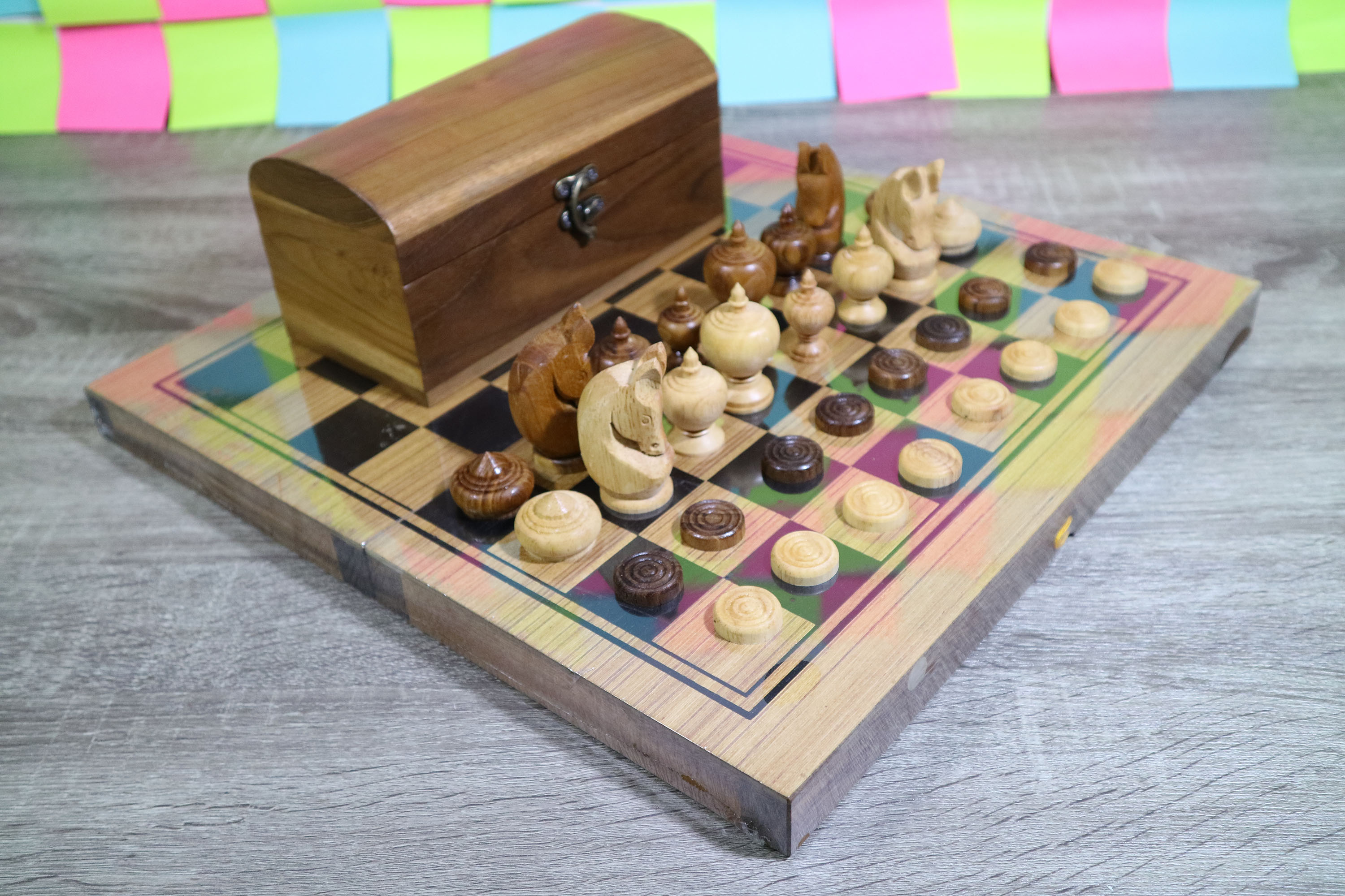 ชุดกระดานและตัวหมากรุกไทยไม้สักและไม้ยางพาราขนาดมาตรฐานพร้อมกล่องเก็บ