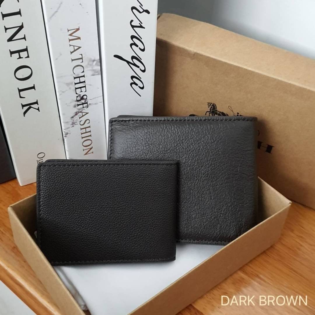 OUTLET 】พร้อมส่งเซ็ตสุดคุ้ม! มาครบ3สีขายดี เซ็ตกระเป๋าสตางค์+กระเป๋าที่ใส่บัตร แบรนด์ดังอย่าง COACH (FACTORY OUTLET) ที่มาพร้อม GIFT BOX สุดหรูอุปกรณ์ครบ! หนังลายและสีเดียวกันทั้งสองใบ ด้านในใส่บัตรได้หลายใบ พร้อมช่องใส่ธนบัตรอีกสองช่อง + ที่ใส่บัตรเพิ่ม(