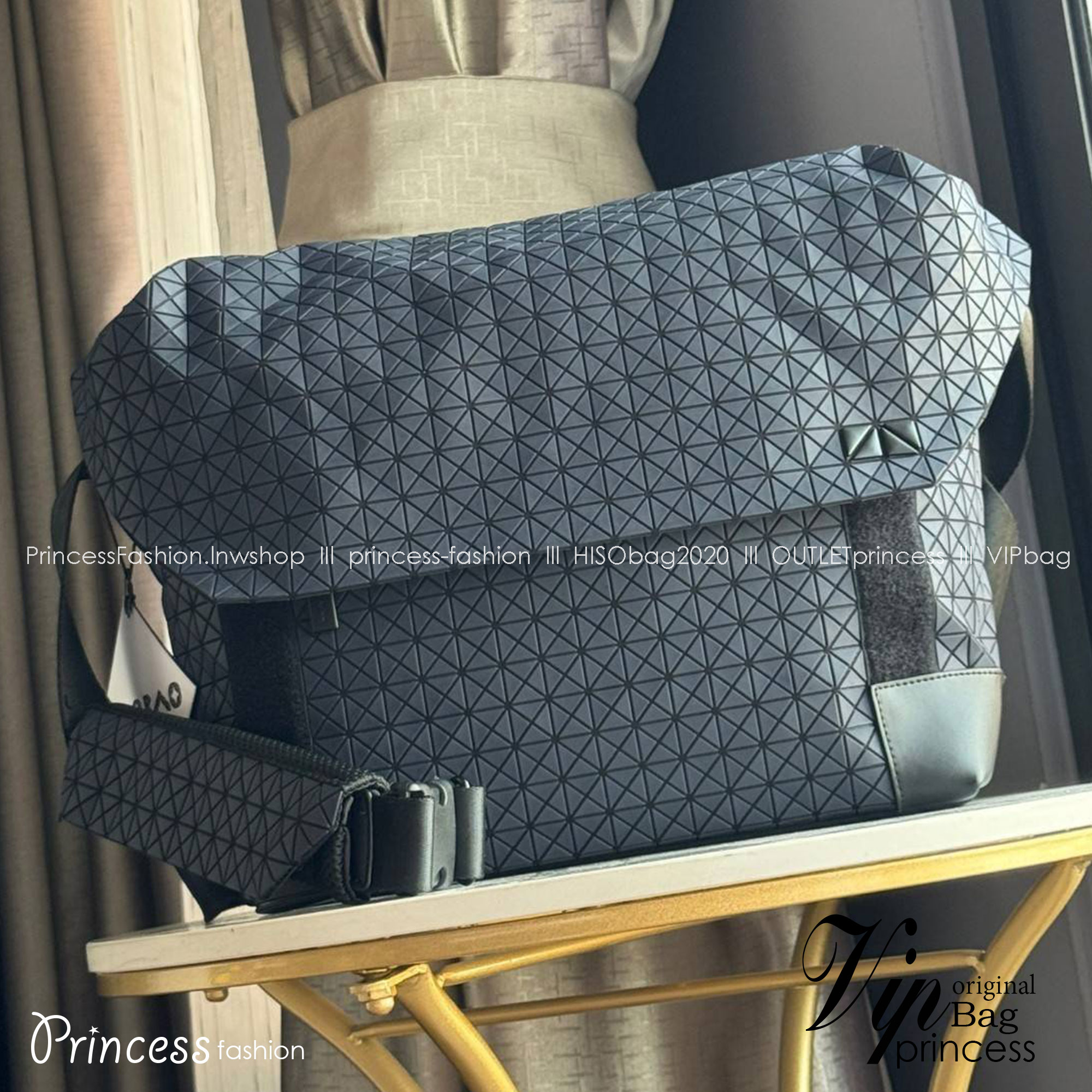 พร้อมส่ง 4 สี Baobao issey miyake Sling shoulder bag / Miyake geometric-panelled Laptop กระเป๋าสะพาย 🧡 เกรดออริจินอล 1:1 สลับแท้