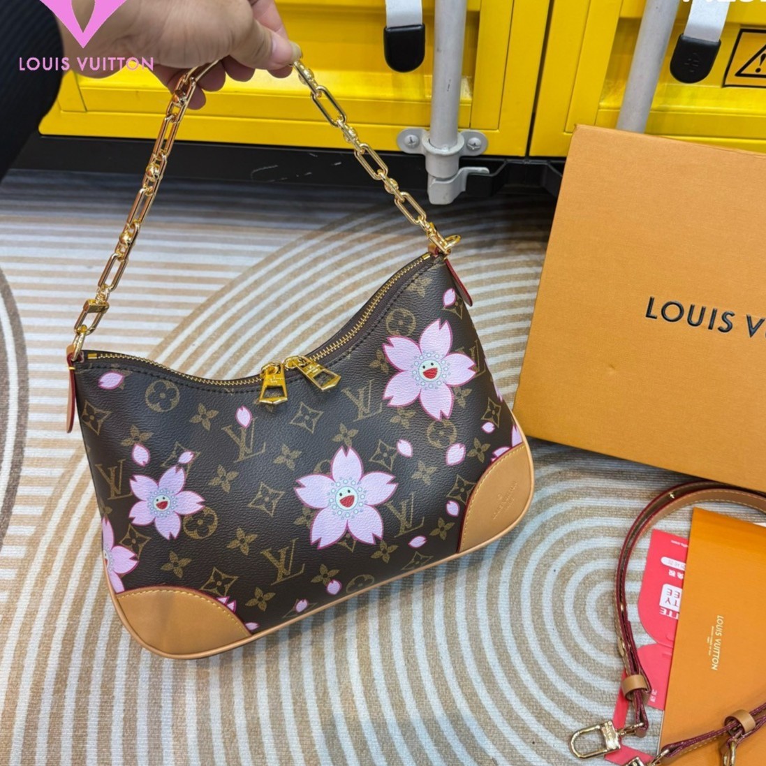 LV x TM Boulogne PM Cherry Blossom bag กระเป๋าสะพาย ดีไซน์คลาสสิครุ่นสุดปัง ปรับลุคให้มีชีวิตชีวาด้วยลายดอกไม้ซากุระเชอรี่บลอสซั่ม คอลใหม่สุดเอ็กซ์คลูซีฟ