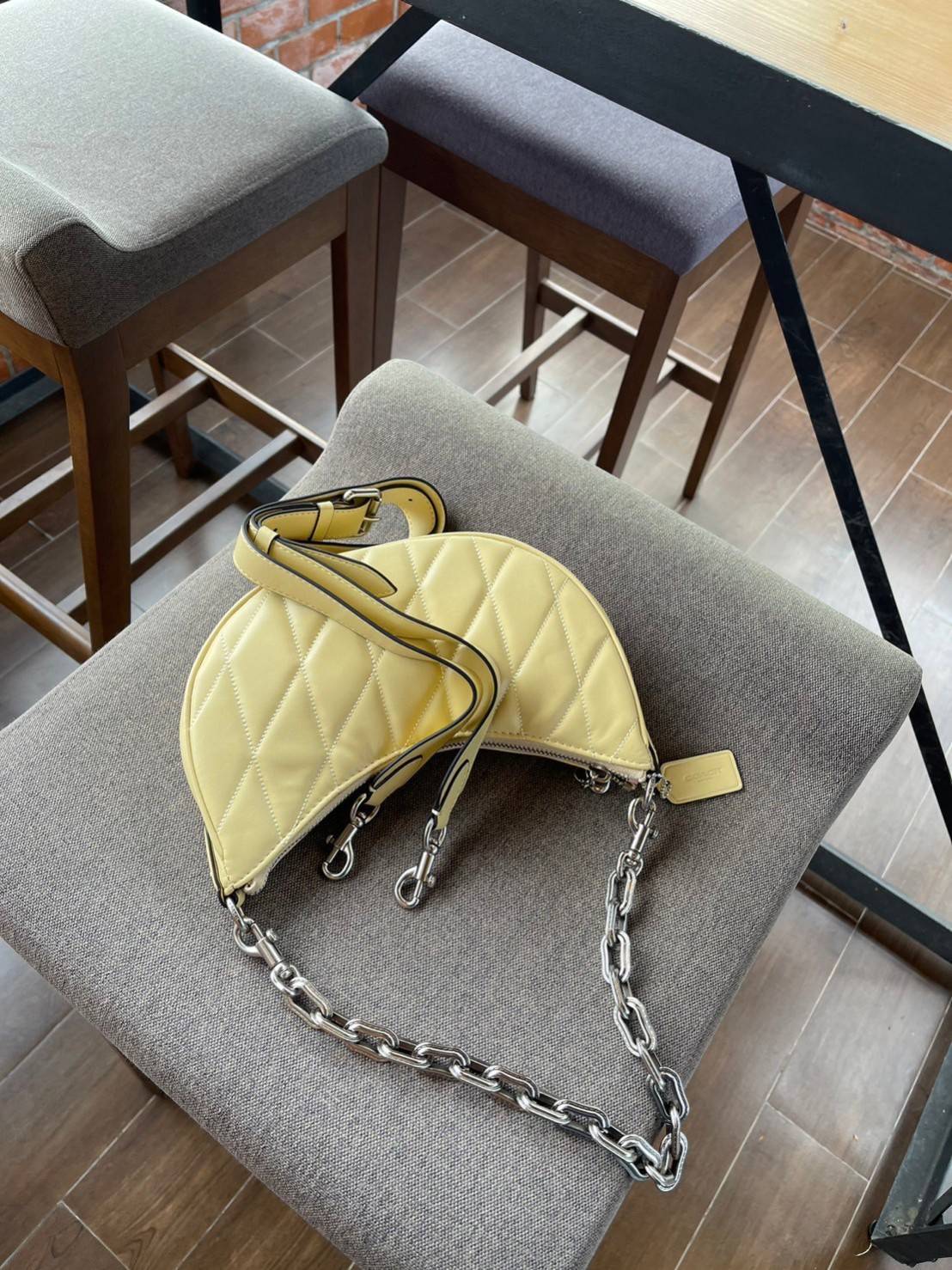 พร้อมส่ง 4 สี COACH CP148 MIRA SHOULDER BAG WITH PILLOW QUILTING กระเป๋าสะพายดีไซน์สวย 🧡 เกรดท็อปออริจินอล 1:1 สลับแท้ เกรดดีสุด ใช้งานต่างประเทศได้