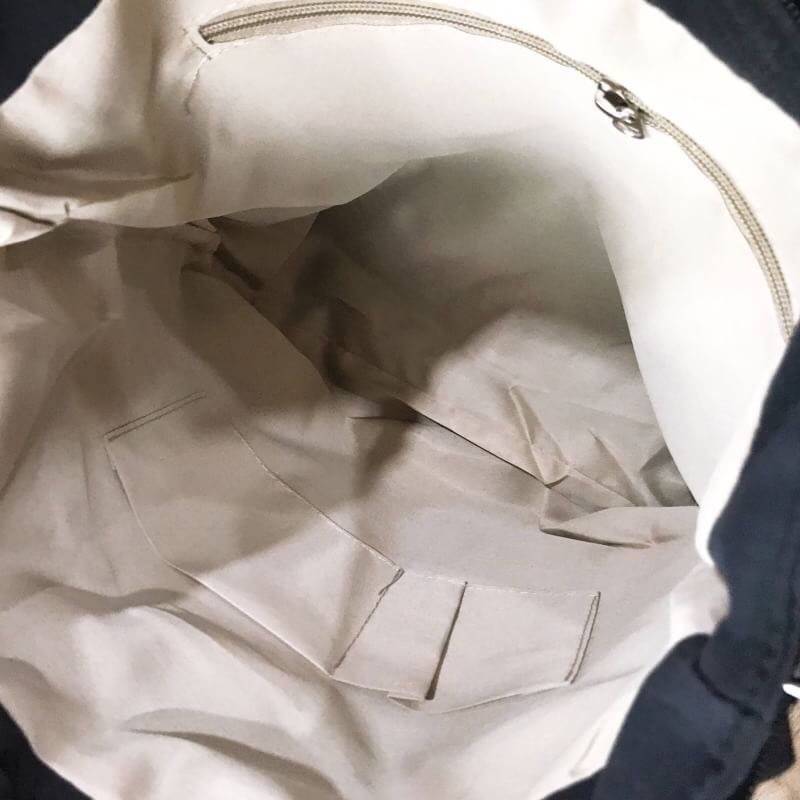 ADIDAS 2WAY MINI BACKPACK กระเป๋าเป้หรือสะพาย2Wayสไตล์ Sport ขนาดมินิ น้ำหนักเบา ด้านหน้ามีโล้โก้และช่องซิป เปิดปิดด้วยซิปสะดวกใช้ ภายในมีช่องใส่ของ หูจับถนัดมือ สายสะพายเลื่อนปรับได้ สามารถถือหรือสะพายเป็นเป้ได้ ใช้ได้ทั้งชายหญิง ไอเท็มใหม่ราคาสุดคุ้ม! ห