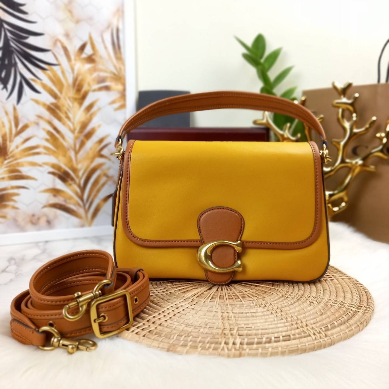 COACH SOFT TABBY SHOULDER BAG (C4823//C5261) กระเป๋าถือ กระเป๋าสะพาย ที่ใครๆก็เข้าถึงได้ หรูหรา คลาสสิค ลุคเรียบร้อย แต่ความสวยไม่น้อย! ดาเมจความลุคผู้ดีรุนแรงมาก!!เกินต้าน!!// วัสดุหนังแท้ทั้งใบ หนังเรียบ หนังนิ่มมากๆ อยู่ทรงสวยมากๆด้วย// ด้านในโล่งกว้าง