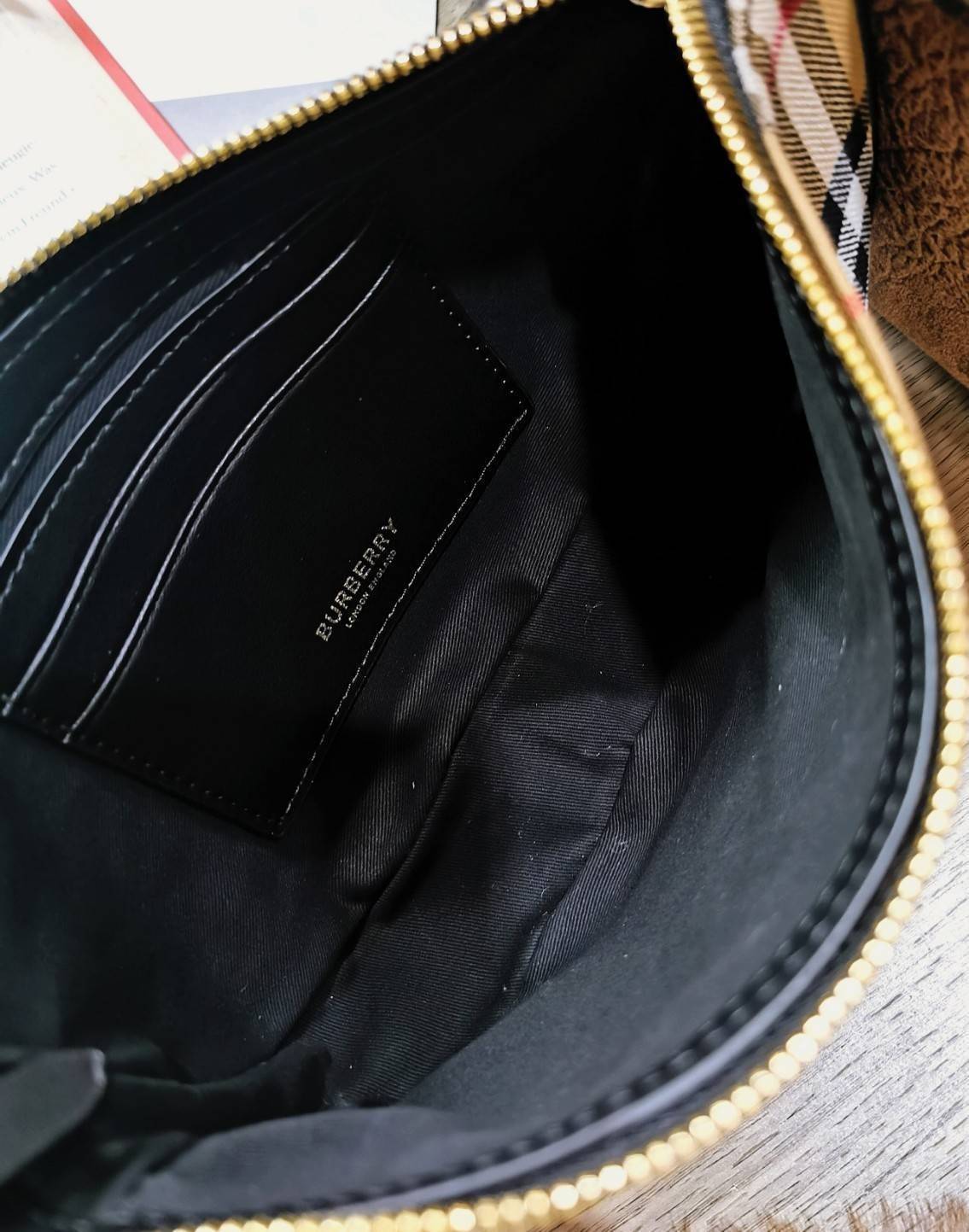 พรีเมี่ยมกิ๊ฟแท้ 100% 】BURBERRY FRAGRANCES VINTAGE SHOULDER BAG VIP GiFT WITH PURCHASE (GWP) พรีเมี่ยมกิ๊ฟ Limited Edition จากเคาน์เตอร์ BURBERRY FRAGRANCES