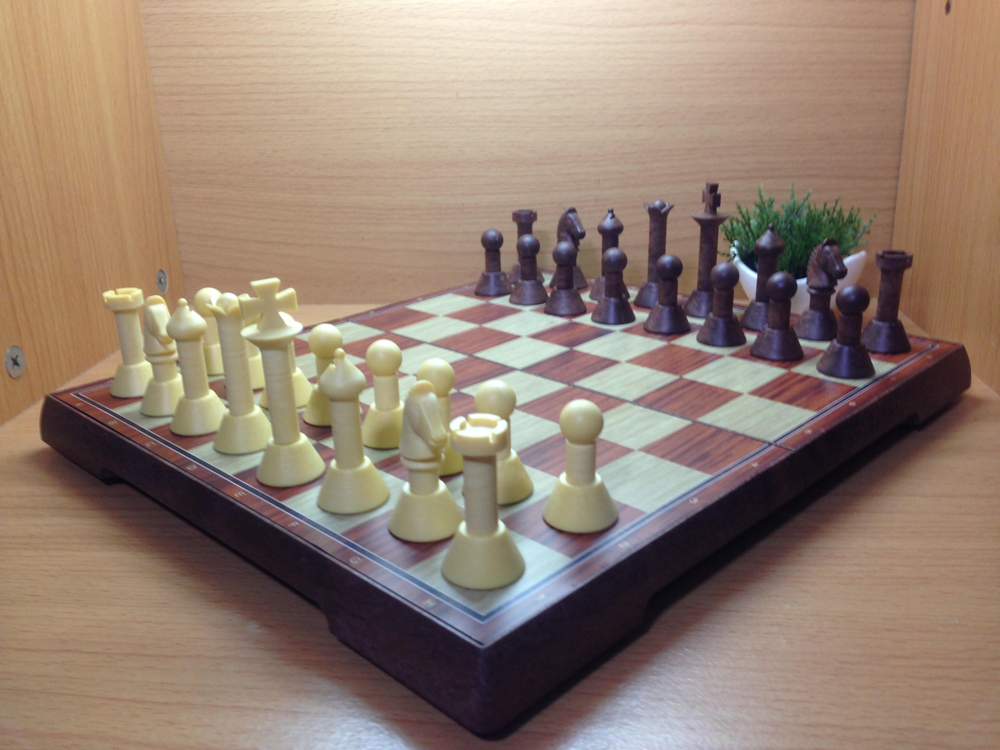 ขุดหมากรุกสากลแม่เหล็กพลาสติกกระดานสีไม้ตัวหมากสีไม้