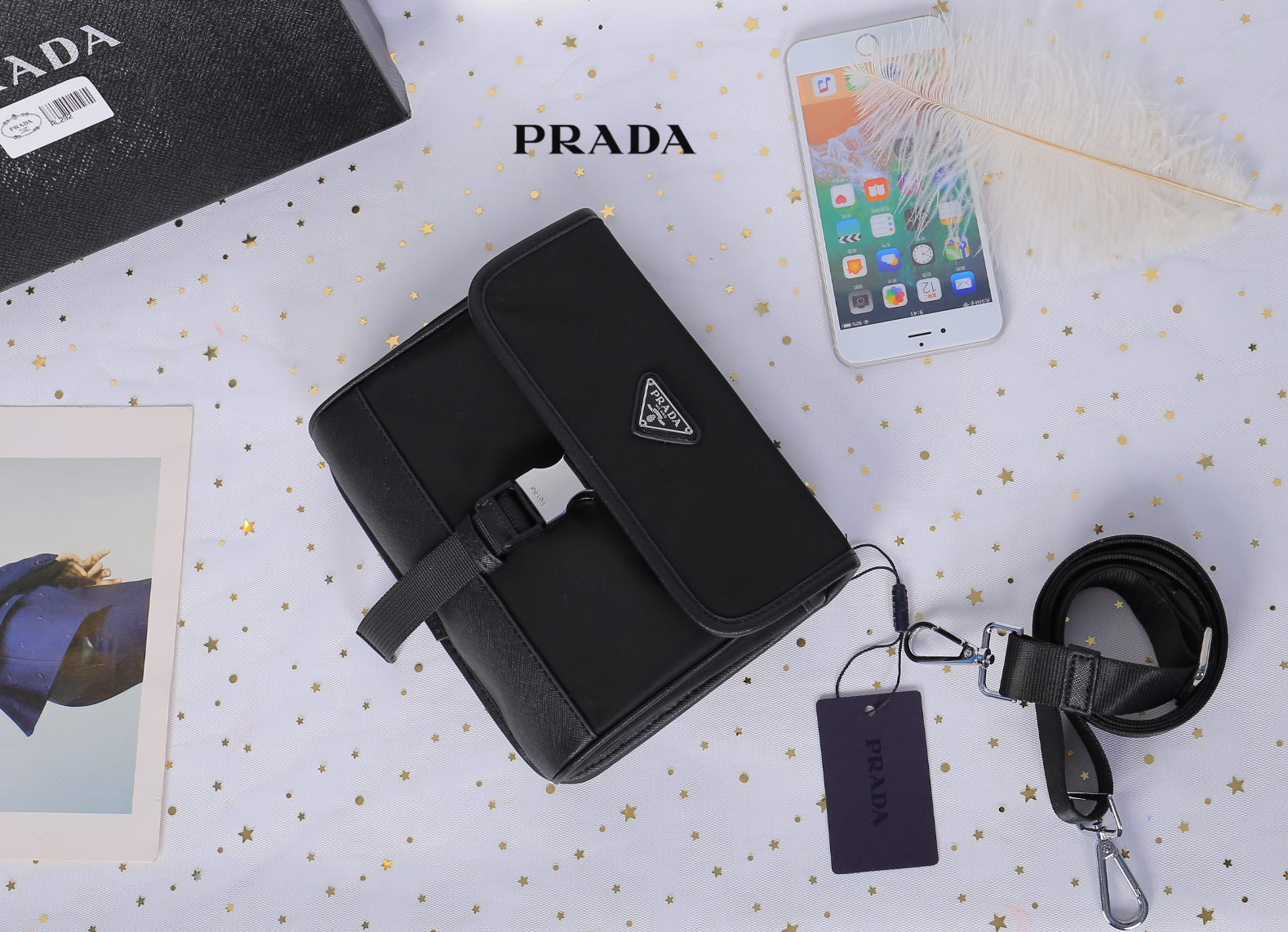 Prada NYLON & Saffiano crossbody bag กระเป๋าสะพายขนาดกำลังน่ารัก วัสดุ NYLON ผสม หนังลาย Saffiano ขนาดกำลังพอดี อยู่ทรง