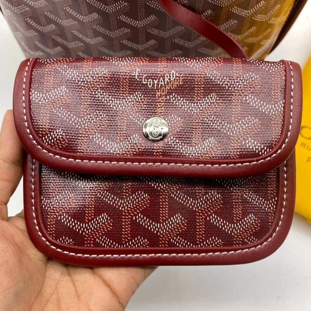 9 สี GOYARD ANJOU TOTE MINI / Goyard Mini Tote เกรดออริจินอลสลับแท้ ใช้งานต่างประเทศได้ ฮอตไอเท็ม กับกระเป๋าสะพายทรงโท้ท ไซส์มินิ กะทัดรัด มาครบสีขายดี เลิศทุกสี รูปทรงคลาสสิค ดีไซน์เป็นเอกลักษณ์ ใช้งานได้หลากหลาย
