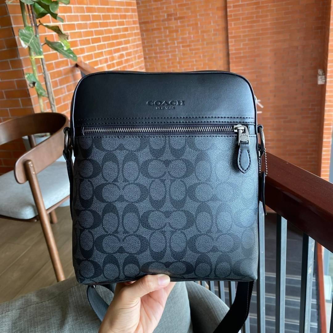 COACH HOUSTON FLIGHT BAG IN SIGNATURE CANVAS (F73336) ขายดีตลอดกาล!! คลาสสิคไม่มีใครเกิน!! กระเป๋าสะพายข้างทรงแมสเซ็นเจอร์ยอดฮิต ทรงสวย ดูดี 🔥 เป็นอีกรุ่น ที่พลาดแล้วต้องรอนานมากๆ ฮ๊อต ฮิต สุดๆ ใช้ได้ทุกเพศ Unisexสุดๆ เท่ห์มากบอกเลย จะออกงานไหน ไม