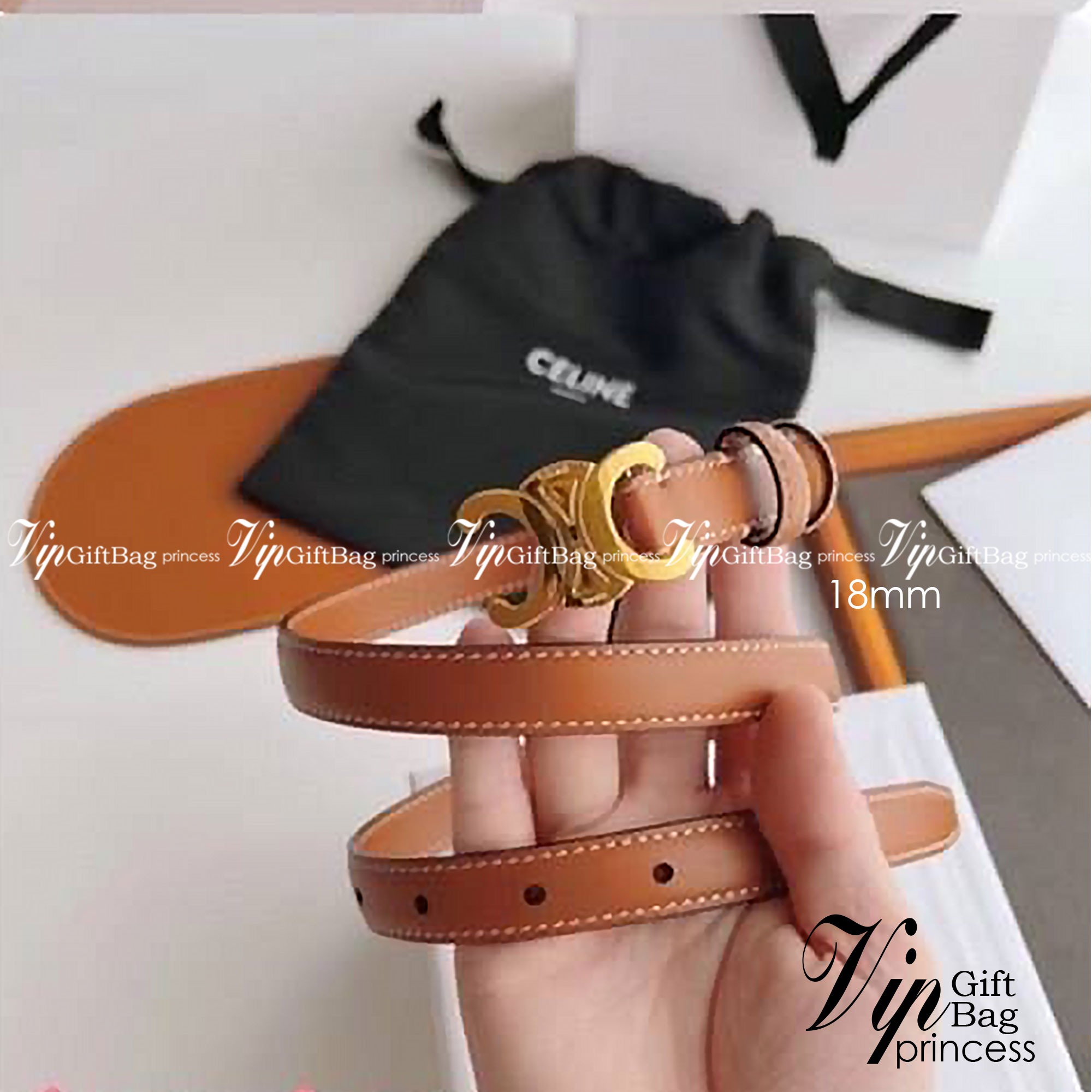 ORI 🥂 หนังแท้ CELINE BELT LOGO 18MM 25MM / Celine Triomphe Belt in Natural Calfskin ออริจินอลเกรด หนังแท้ หัวเข็มขัดโลโก้แบรนด์แบบ 3D Vintage สีทอง ปั้มโลโก้คมชัดคล้ายของจริง สายปรับระดับได้ในดีไซน์เรียบหรูเข้ากับทุกลุ๊คใช้ได้ทั้งชายหญิง สินค้ามาพ