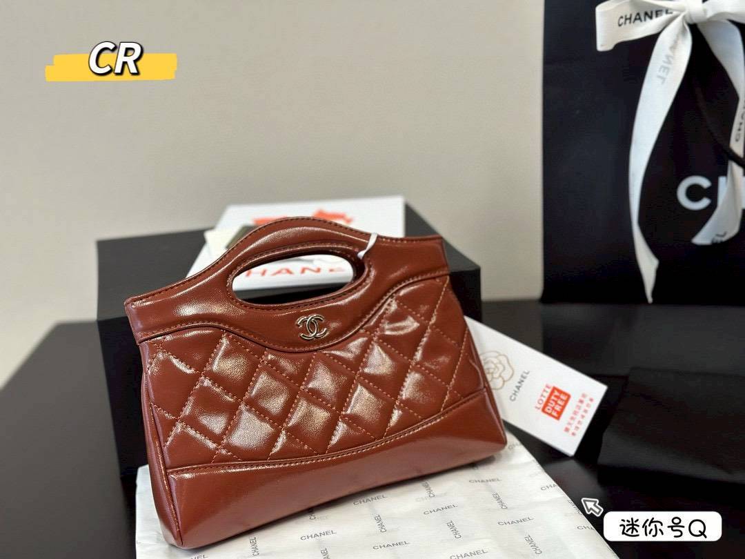 Chanel 31 Mini Shopping Bag กระเป๋าสะพายพร้อมหูจับในตัวทรงสวยมาก ขนาดกำลังดี ปุ๊กปิ๊กน่ารัก ใช้งานสะดวก