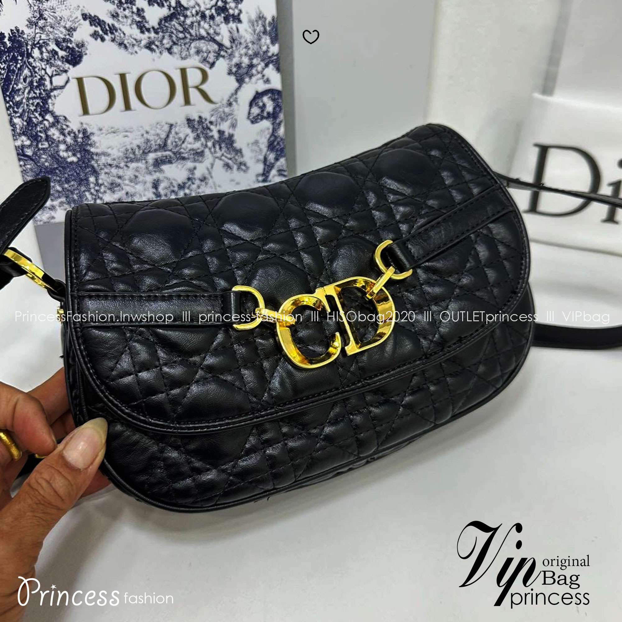 DIOR Small CD Besace Bag / Leather / Oblique Jacquard กระเป๋าสะพายดีไซส์ย้อนยุค โดดเด่นด้วยรูปลักษณ์ร่วมสมัย สง่างามเหนือกาลเวลา เกรดไฮเอน 1:1