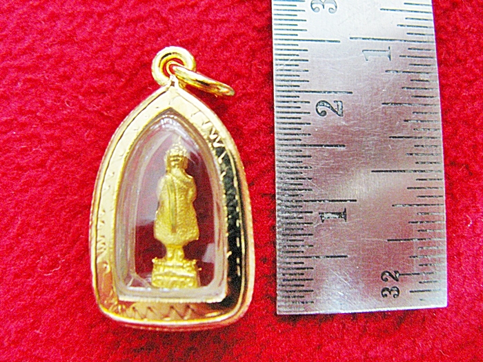 สินค้าหมดค่ะ จี้พระประจำวันเกิดวันอาทิตย์ ปางถวายเนตร เนื้อทองเลี่ยมทองไมครอนพร้อมใบคาถาค่ะ