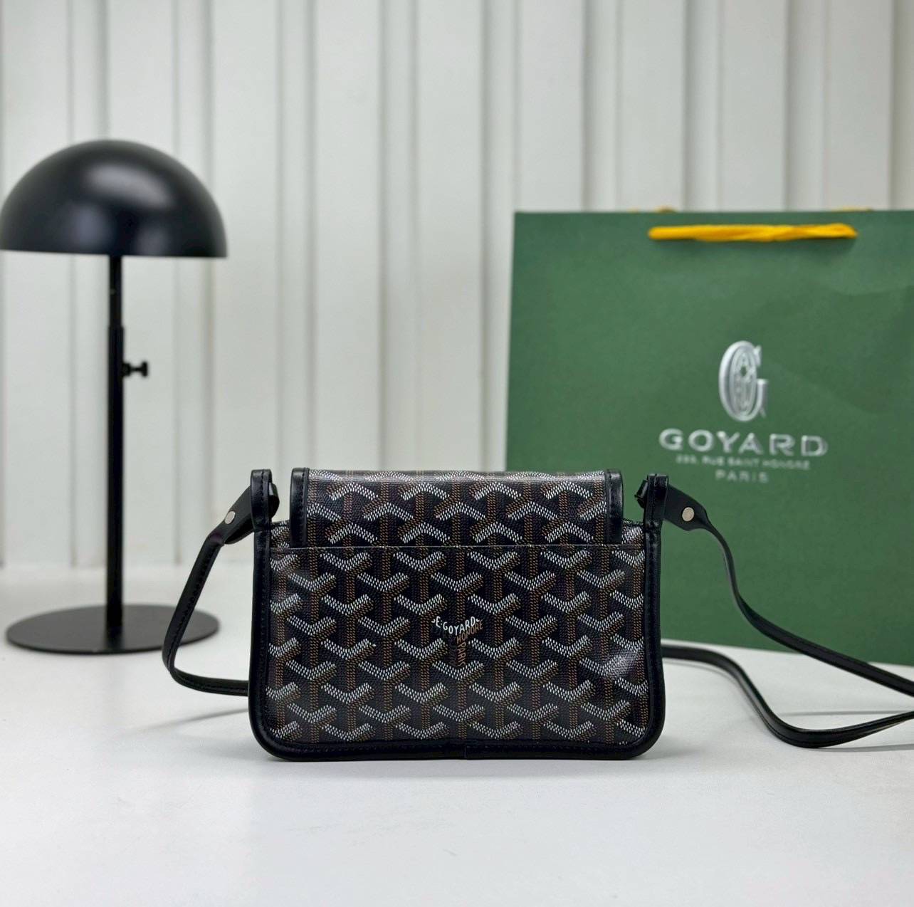 10 สี ORI หนังแท้ | GOYARD Plumet pouch-wallet กระเป๋าสะพายใบเล็กกะทัดรัด ดีไซน์กระเป๋าสตางค์ Plumet ดีไซน์มาพร้อมช่องใส่เหรียญ ธนบัตร และบัตรต่างๆ สามารถสะพายไหล่เป็นกระเป๋าสะพายข้างได้เหมือนกระเป๋าใบเล็ก
