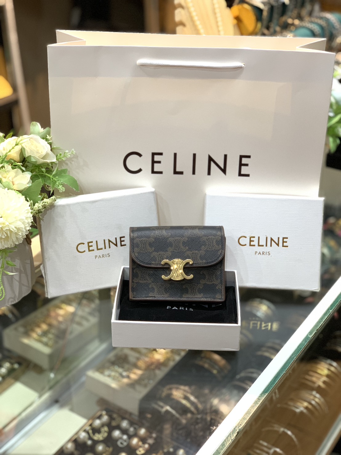 ORI หนังแท้ | CELINE SHORT WALLET BUSINESS CARD HOLDER / CELINE COMPACT WALLET WITH COIN TRIOMPHE กระเป๋าสตางค์ซีลีนใบสั้น เรียบหรู มีฟังก์ชันและสไตล์ให้เลือกด้วยช่องใส่บัตรหลายช่อง