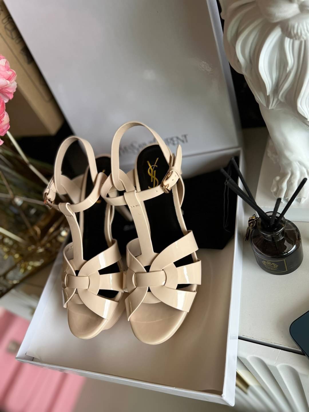 YSL TRIBUTE HEEL / SAINT LAURENT TRIBUTE HEEL / YSL HIGH HEEL เกรดออริจินอล รองเท้าส้นสูงแบรนด์หรู ที่สาวๆ ทุกคนควรมี ไว้ออกงานหรือใส่ทำงานได้ คู่นี้คือปังได้ตลอดกาล เพิ่มความสูงเพรียว สวยหรูมากค่ะ