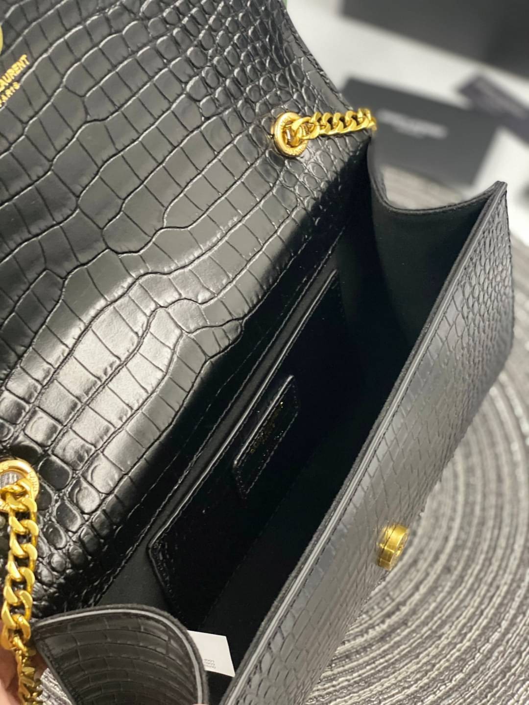 VIP 】หนังแท้ YSL Saint Laurent Kate Tassel Bag in Black Crocodile-Embossed Leather with Gold Hardware