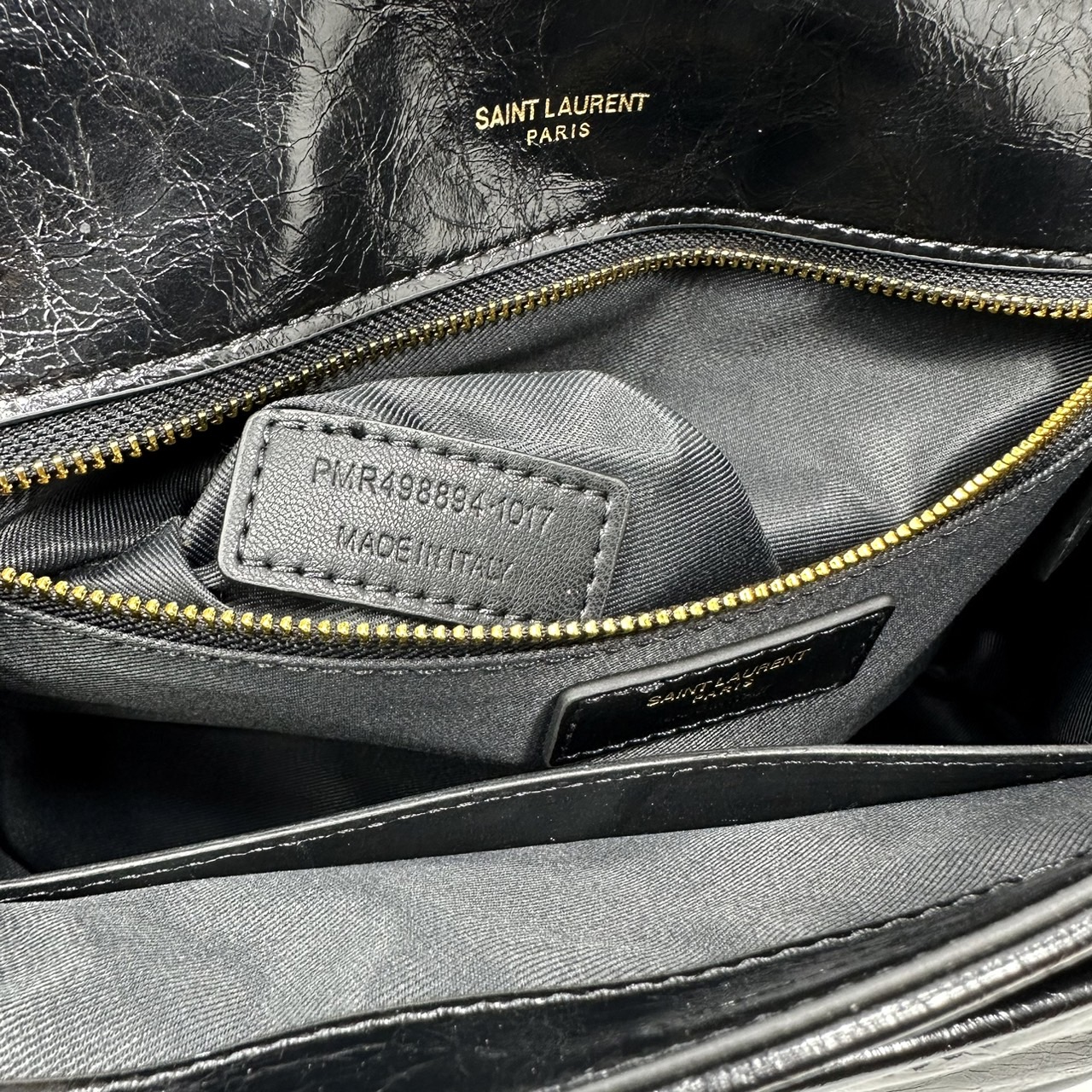 medium YSL Niki shoulder bag 11" กระเป๋าสะพายทรงคลาสสิค รุ่นยอดนิยมของแบรนด์ที่ใครๆก็ต้องมีใช้ ดีไซน์เรียบหรู