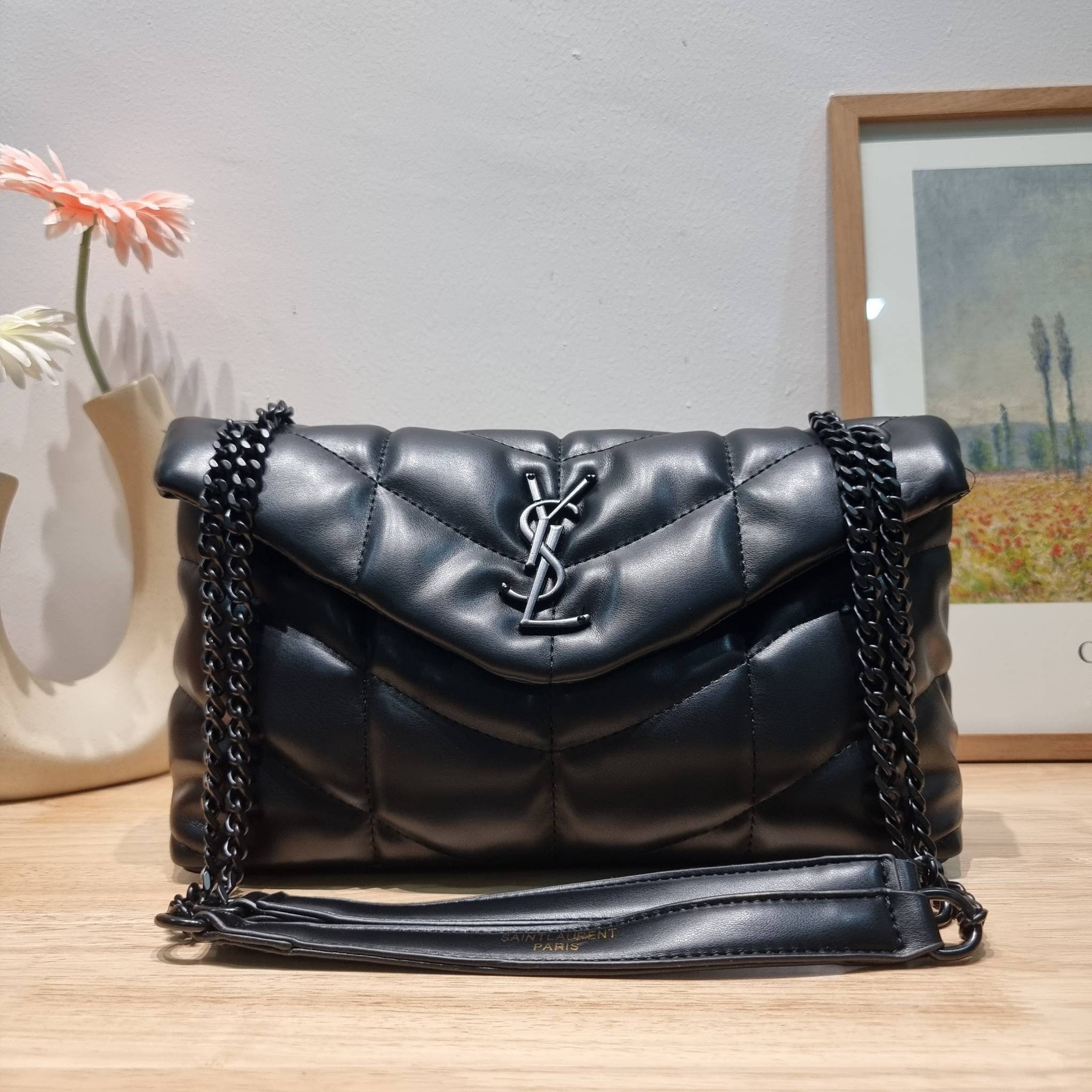 YSL PUFFER SMALL CHAIN BAG IN QUILTED / Yves Saint laurent puffer small chain bag in quilted กระเป๋าสะพายรุ่นยอดนิยม ทรงสวย ใช้ได้บ่อยไม่มีเบื่อ วัสดุหนังสัมผัสนิ่มมือ ดีไซน์เรียบหรู