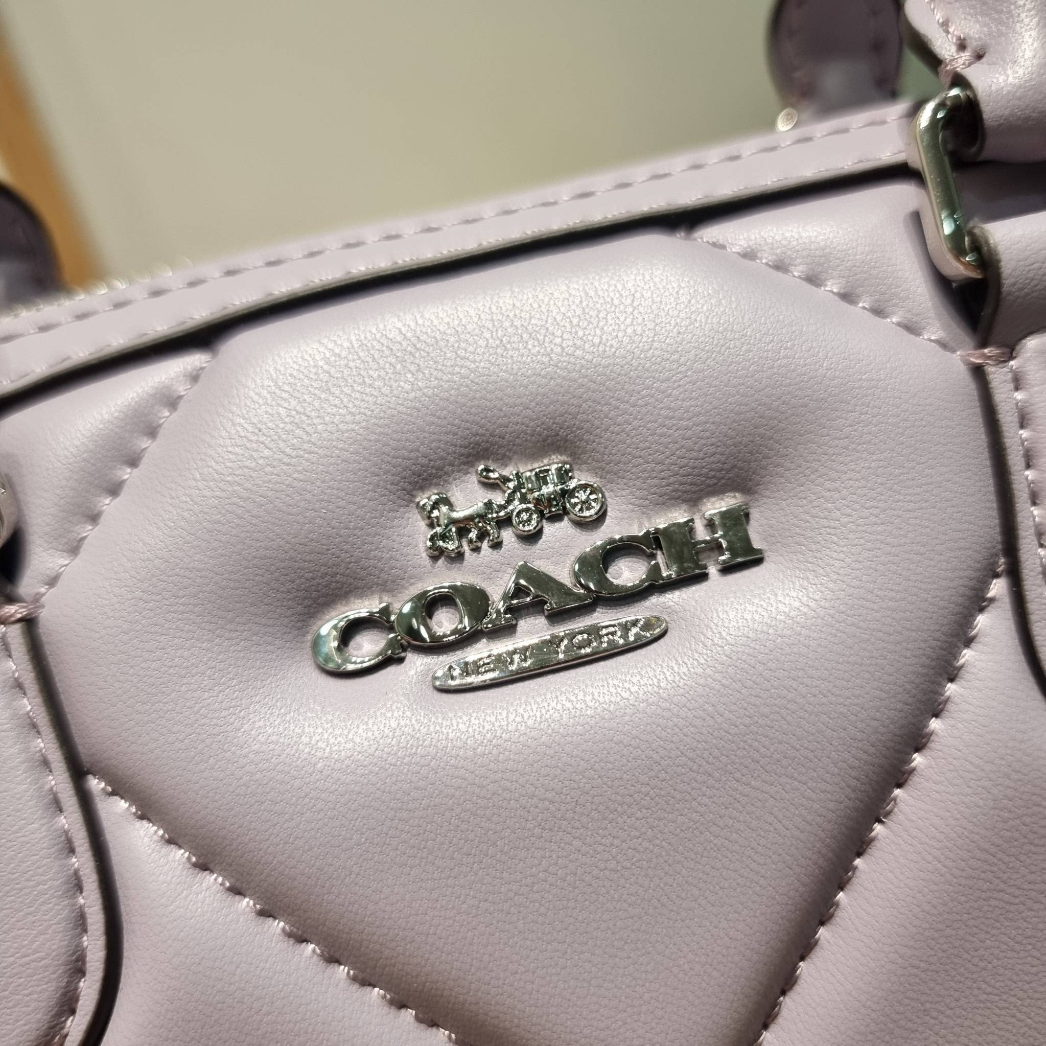 COACH ROWAN SATCHEL WITH PUFFY DIAMOND QUILTING CJ610 พร้อมส่ง กระเป๋าสะพายทรงหมอน ขนาดกำลังสวย คอลเลคชั่นสุดคลาสสิค ที่ดีไซน์เพิ่มความหรู